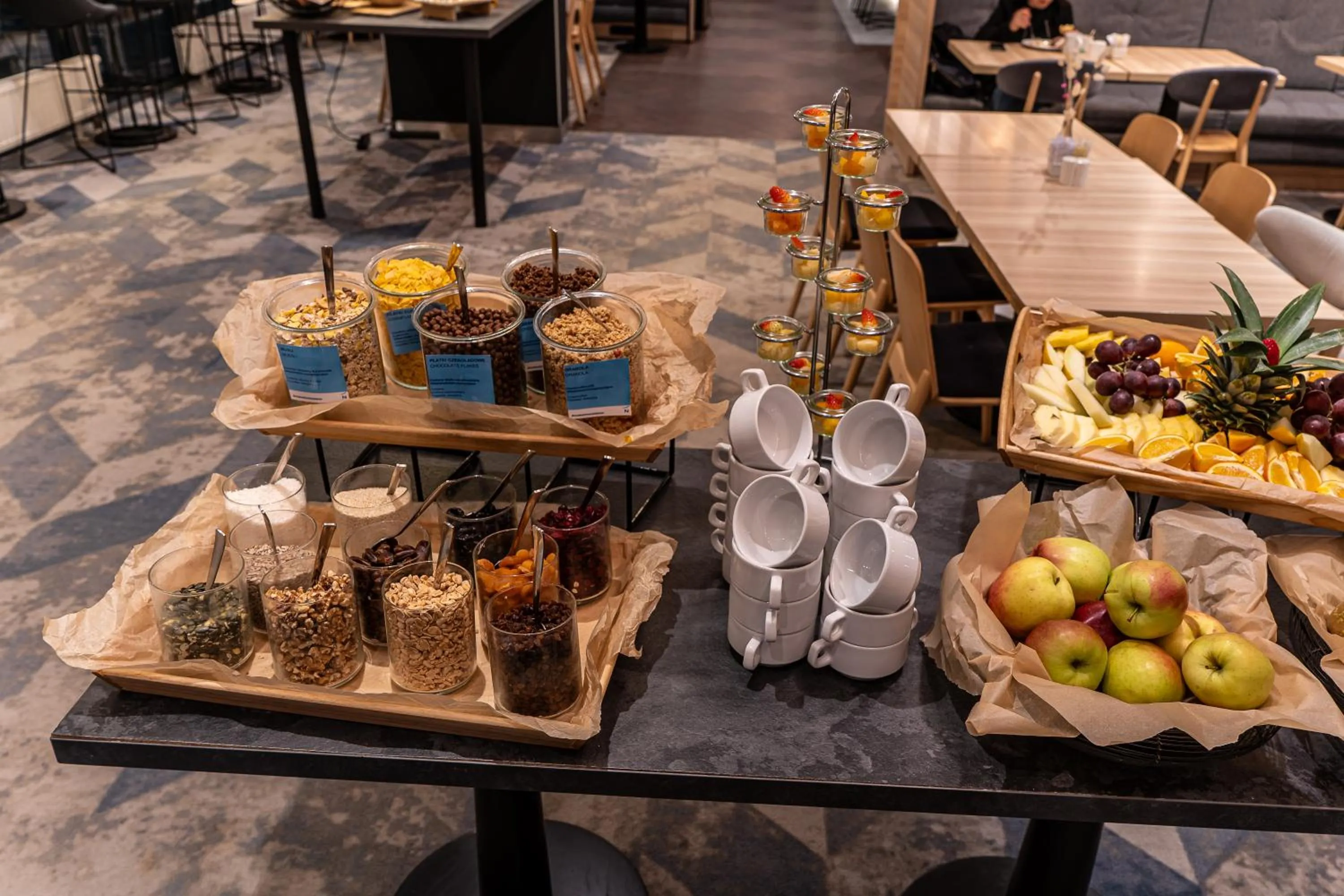 Restaurant/places to eat in Novotel Szczecin Centrum