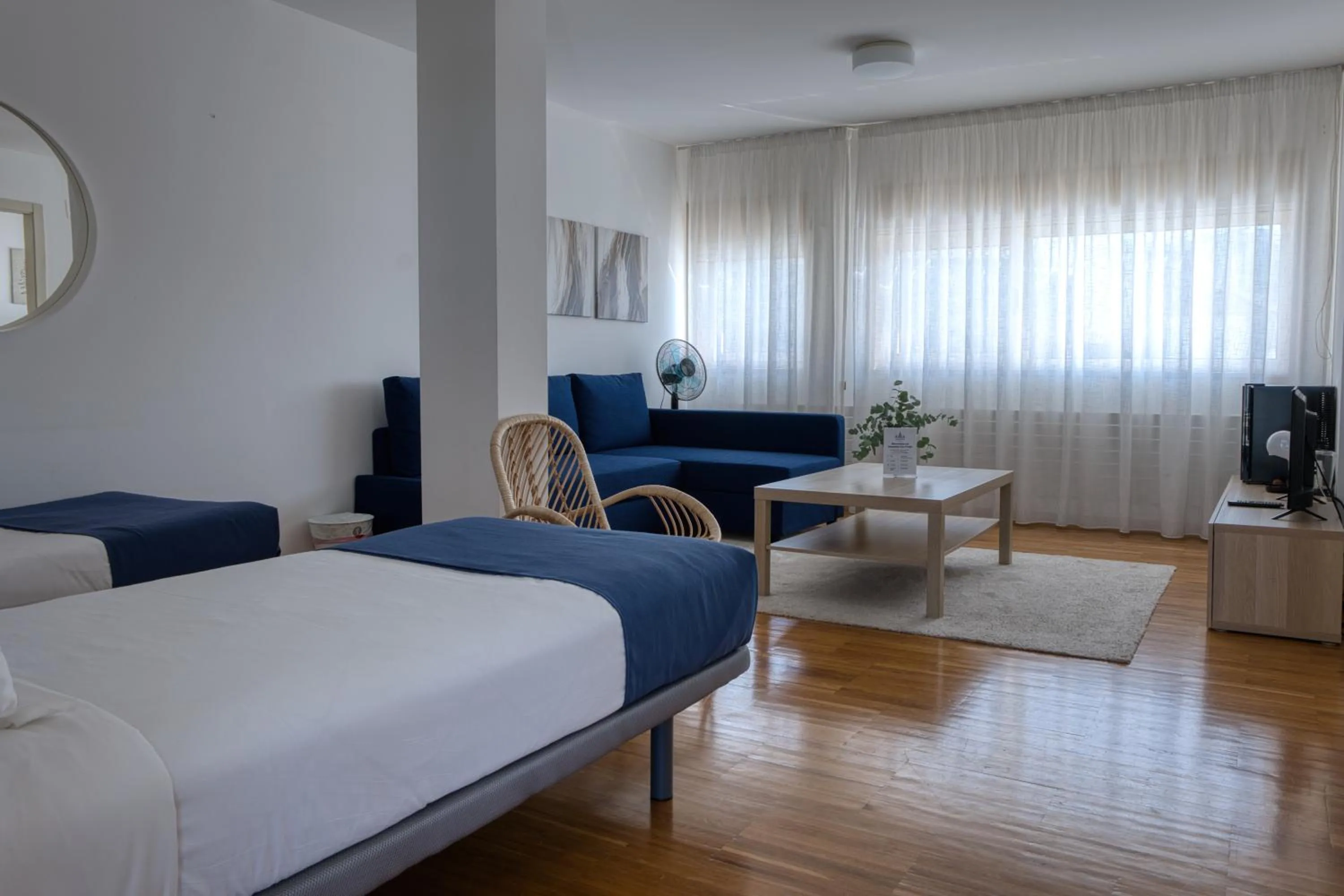Photo of the whole room, Bed in Hospedería San Froilan