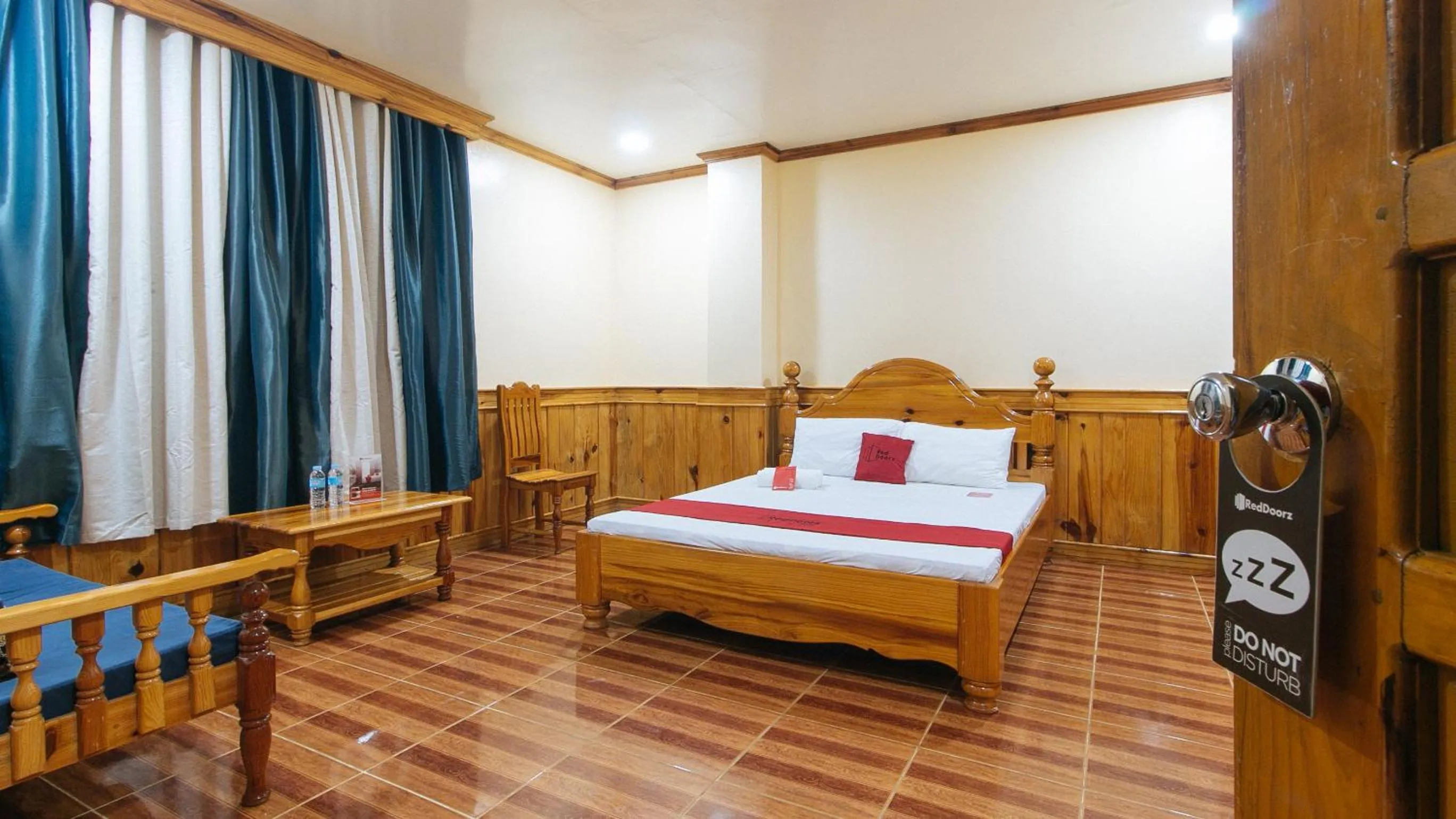 Double Room in RedDoorz @ Sagada Sunrise View Homestay