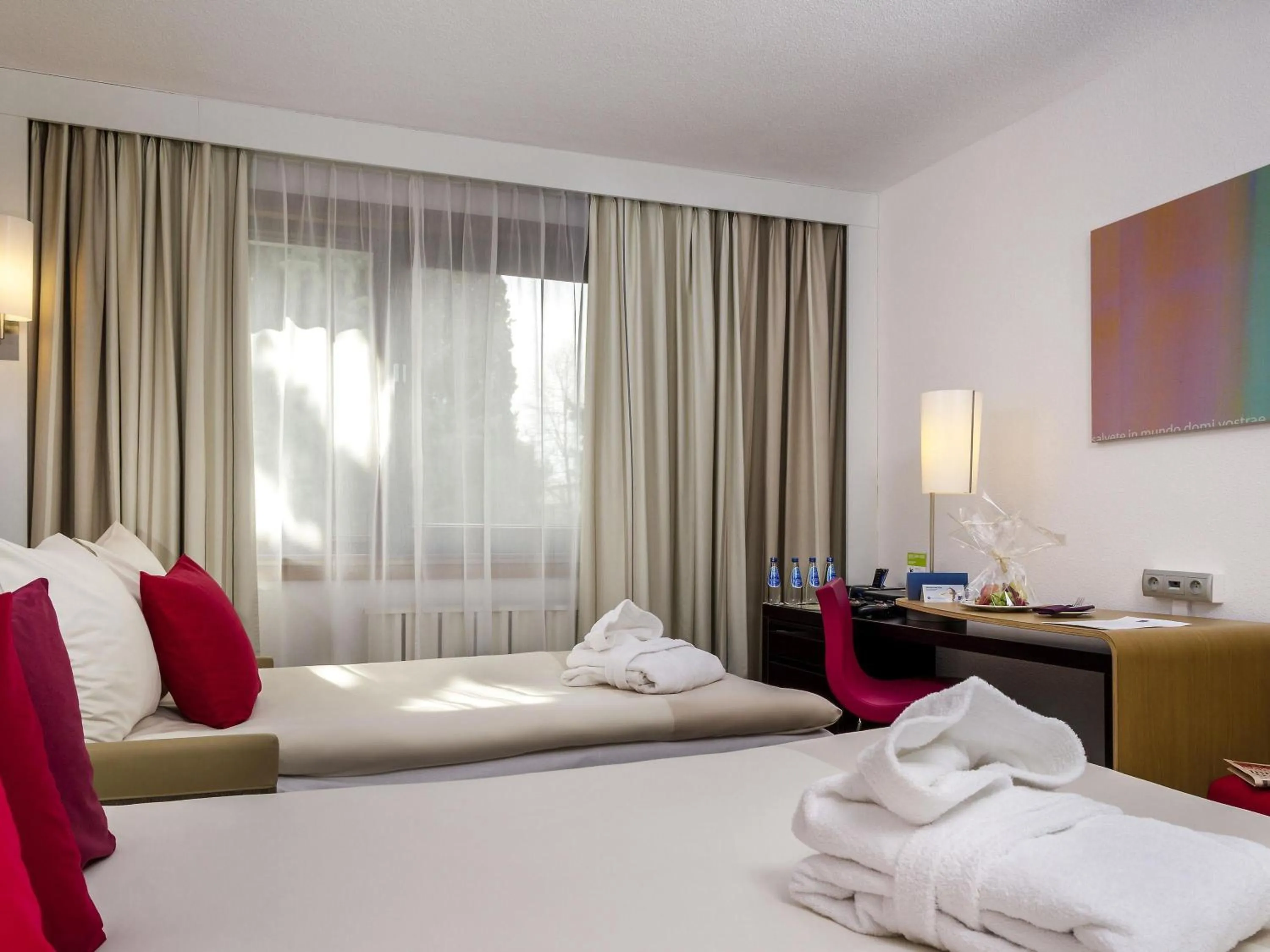 Bedroom, Bed in Novotel Warszawa Airport