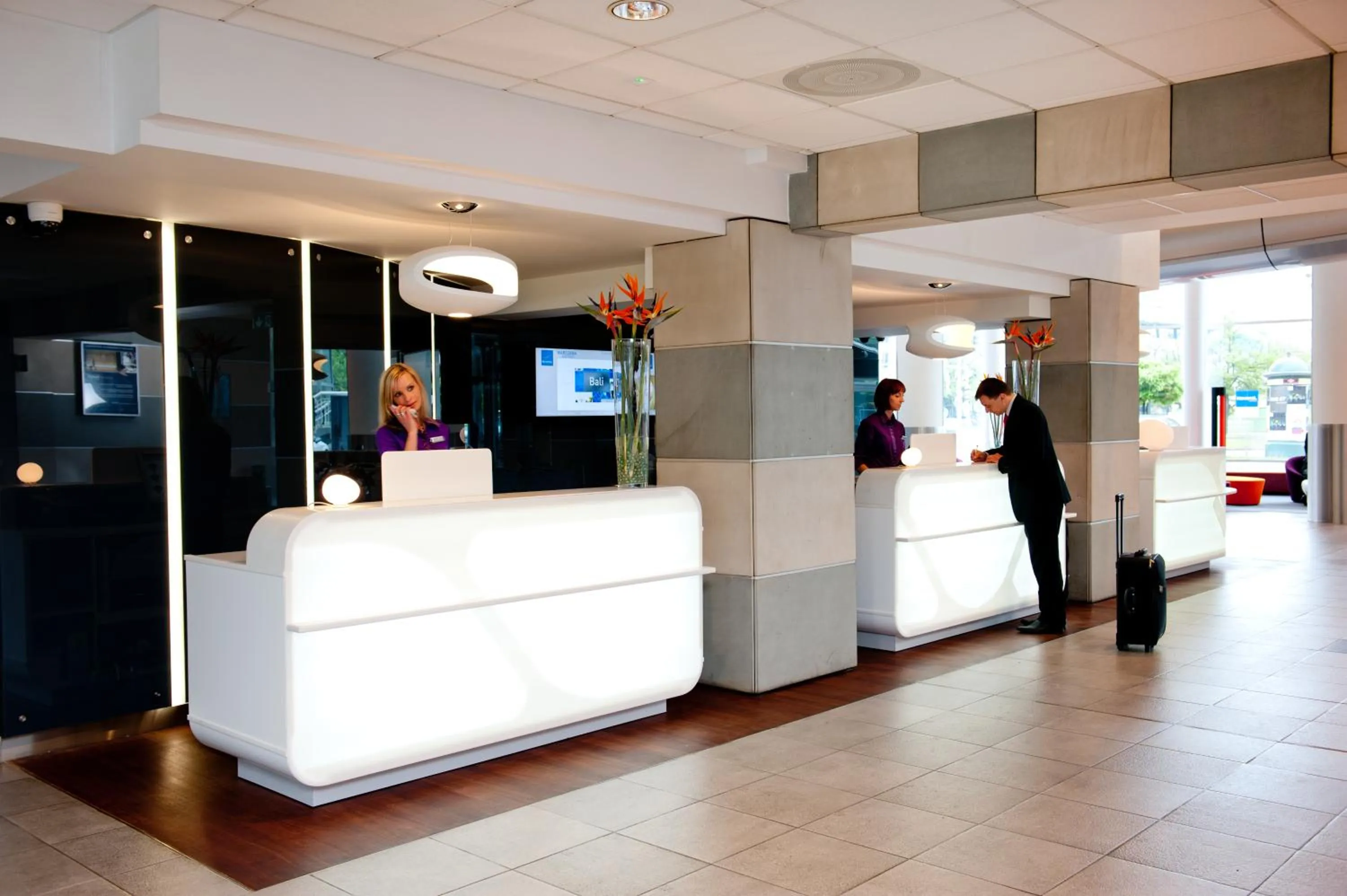 Lobby or reception in Novotel Warszawa Airport