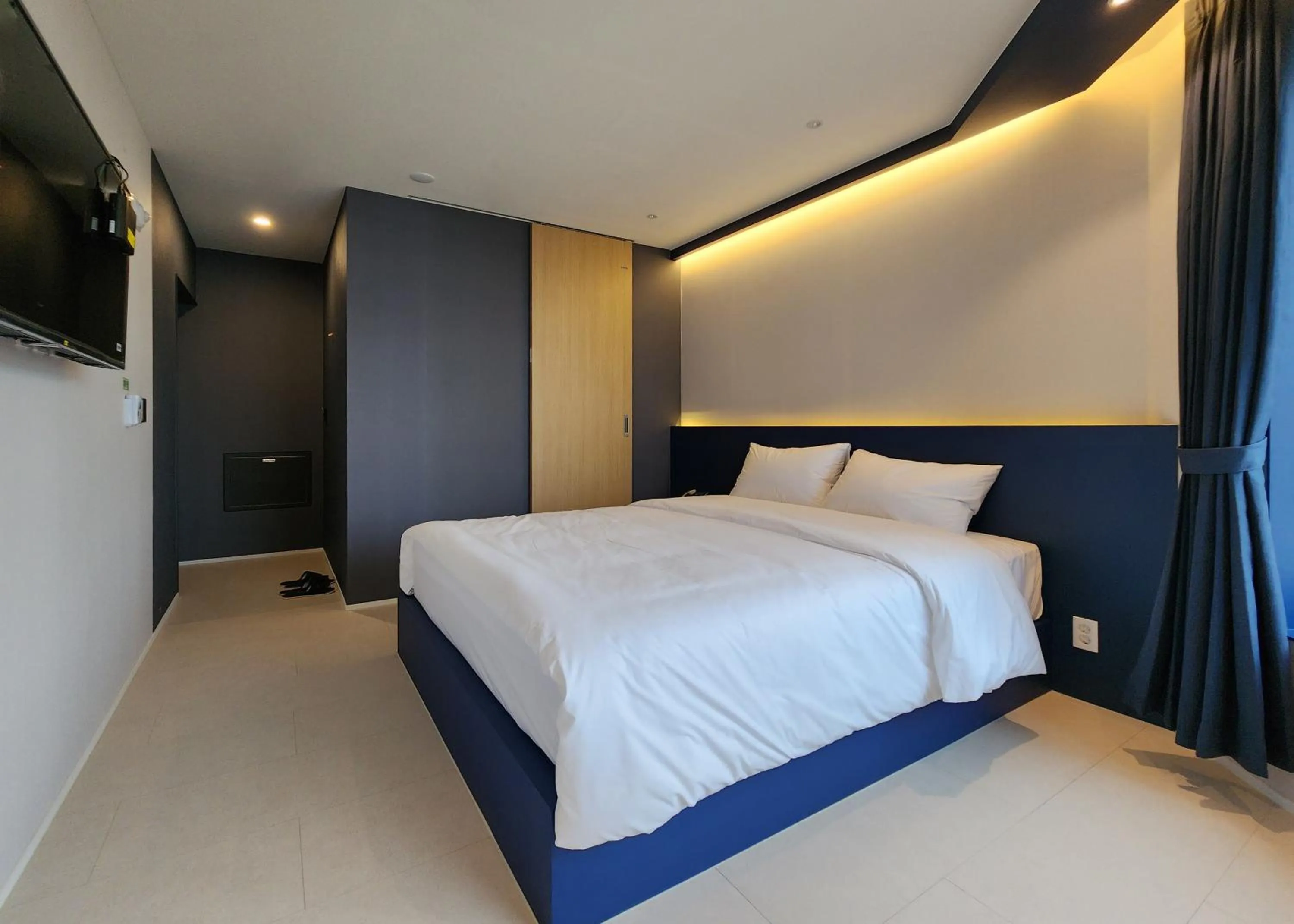 Decorative detail in Gold Stone Hotel