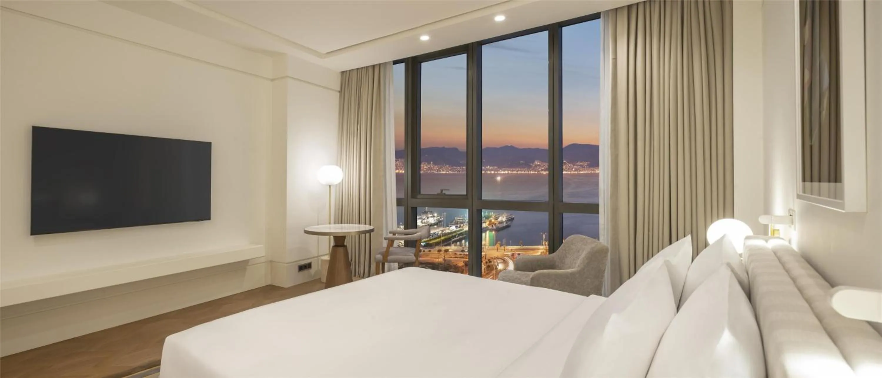 Bedroom, Bed in Hyatt Regency Izmir IstinyePark