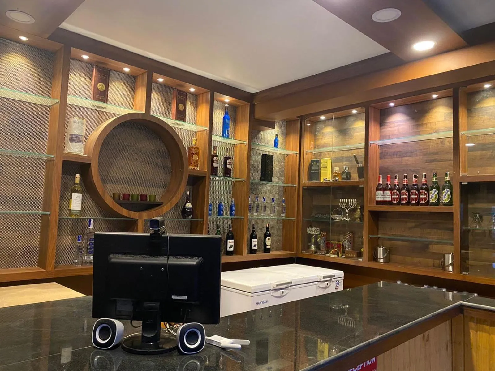 Lounge or bar in Hotel Aagaman - Best Family Hotel in Bandipur