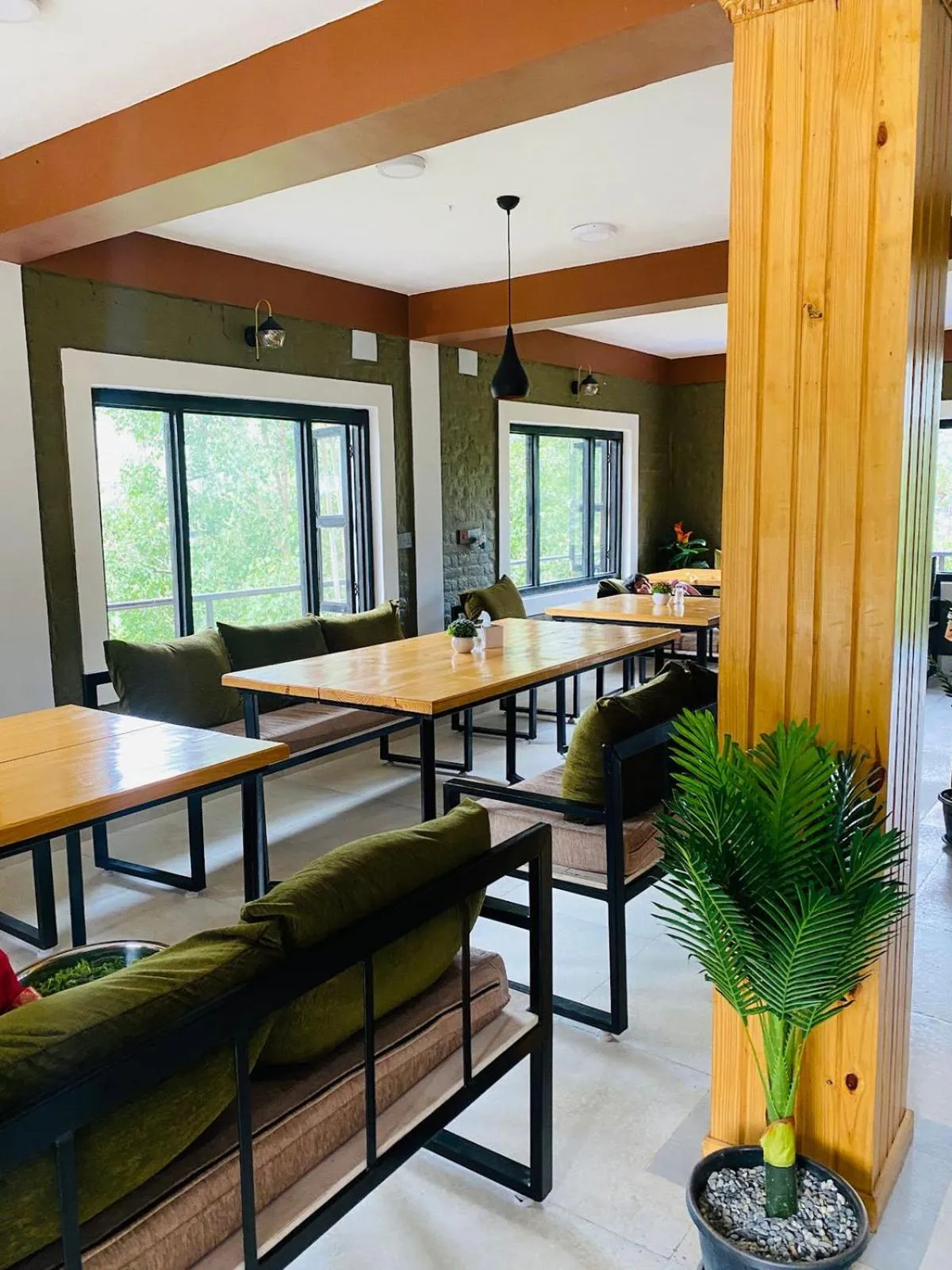 Living room in Hotel Aagaman - Best Family Hotel in Bandipur