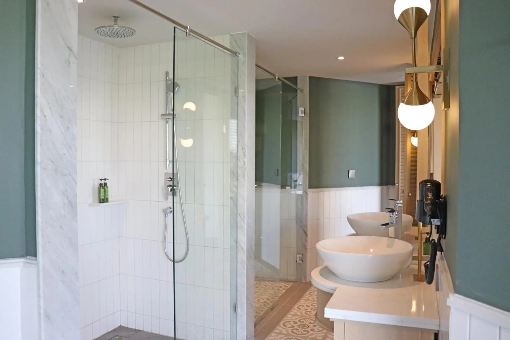 Toilet in The Quarter Chaophraya by UHG