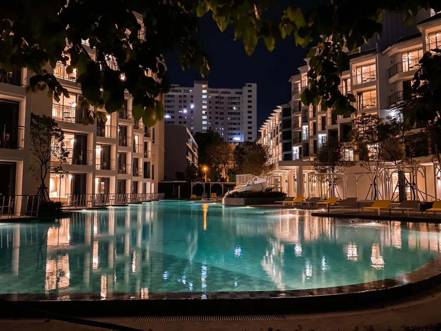 Swimming pool in The Quarter Chaophraya by UHG