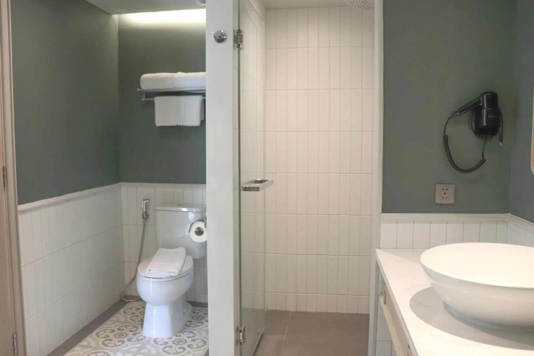 Toilet in The Quarter Chaophraya by UHG