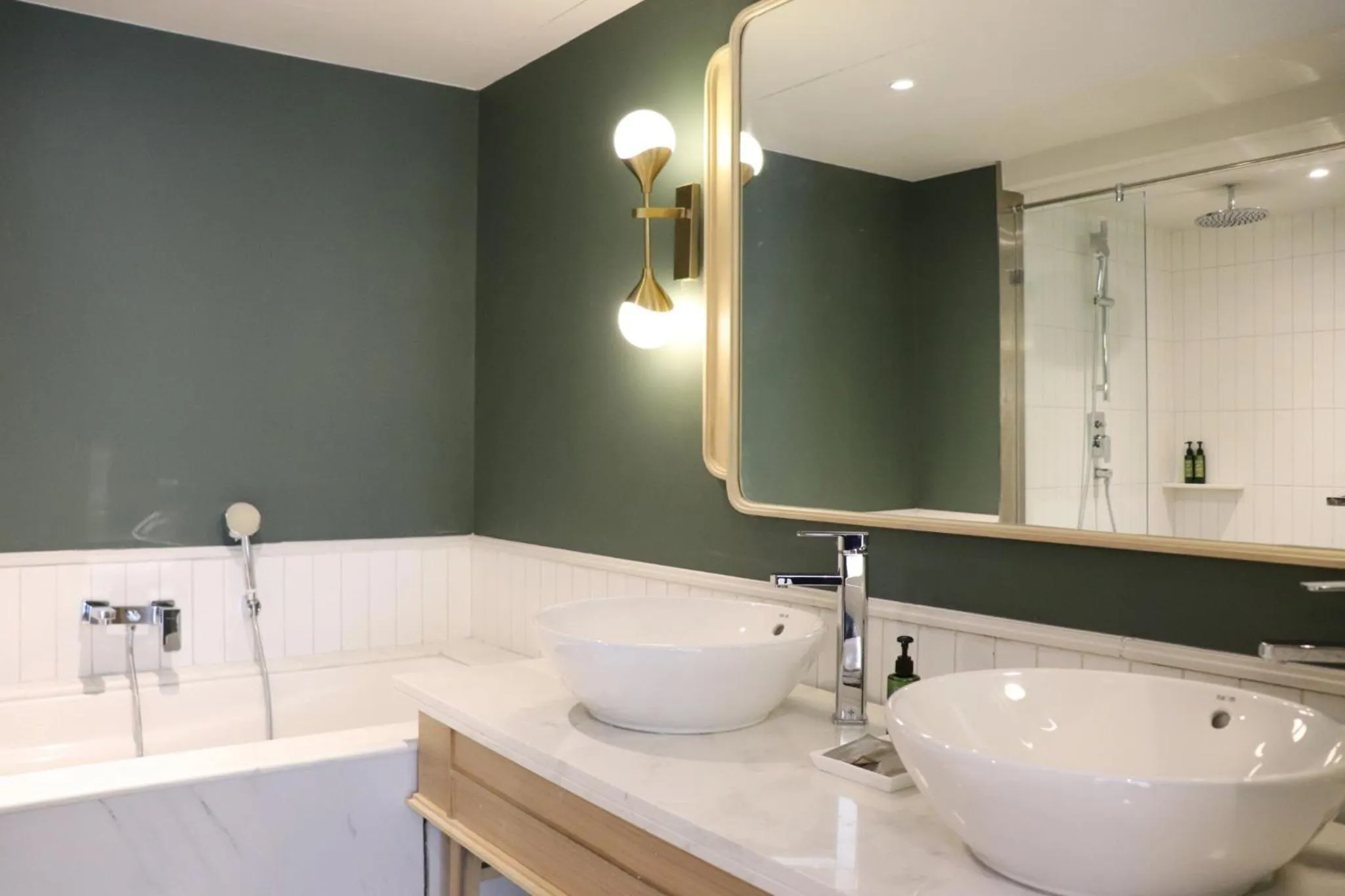 Bath in The Quarter Chaophraya by UHG