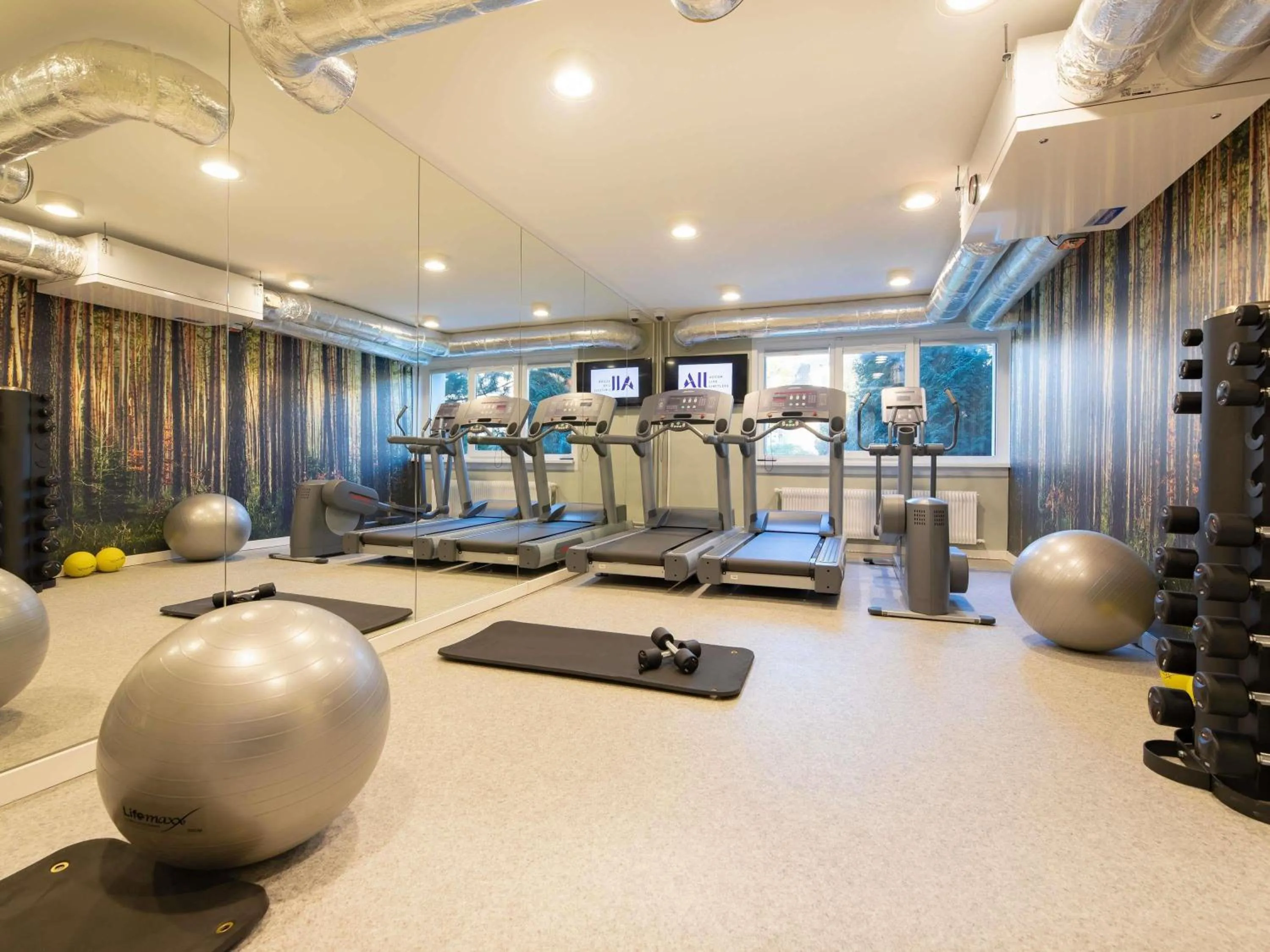 Fitness centre/facilities in Novotel Wrocław City