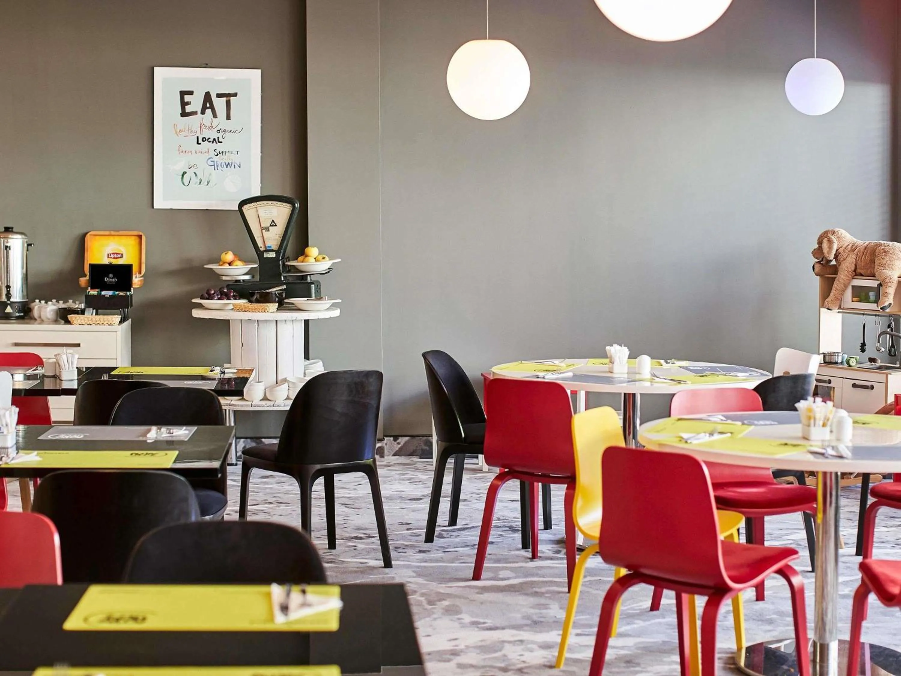 Restaurant/places to eat in Novotel Wrocław City