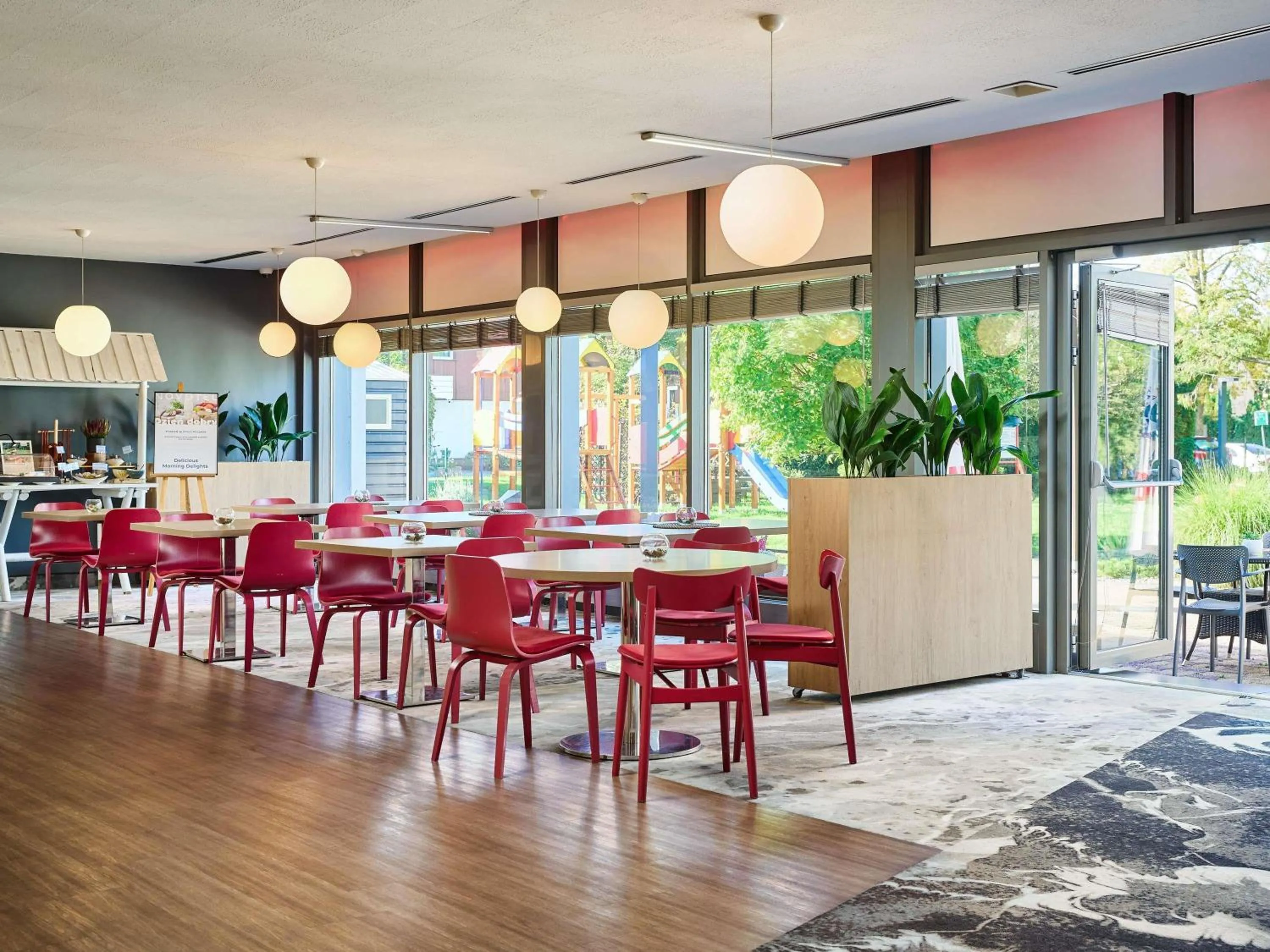 Lounge or bar in Novotel Wrocław City