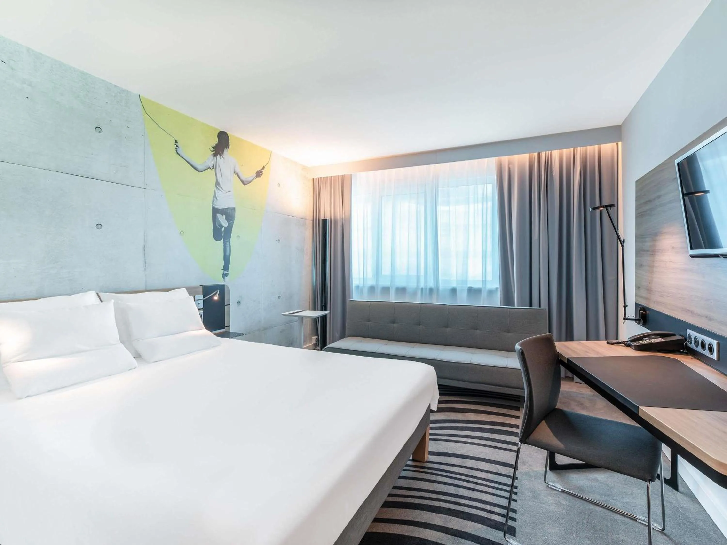 Bedroom, Bed in Novotel Wrocław City