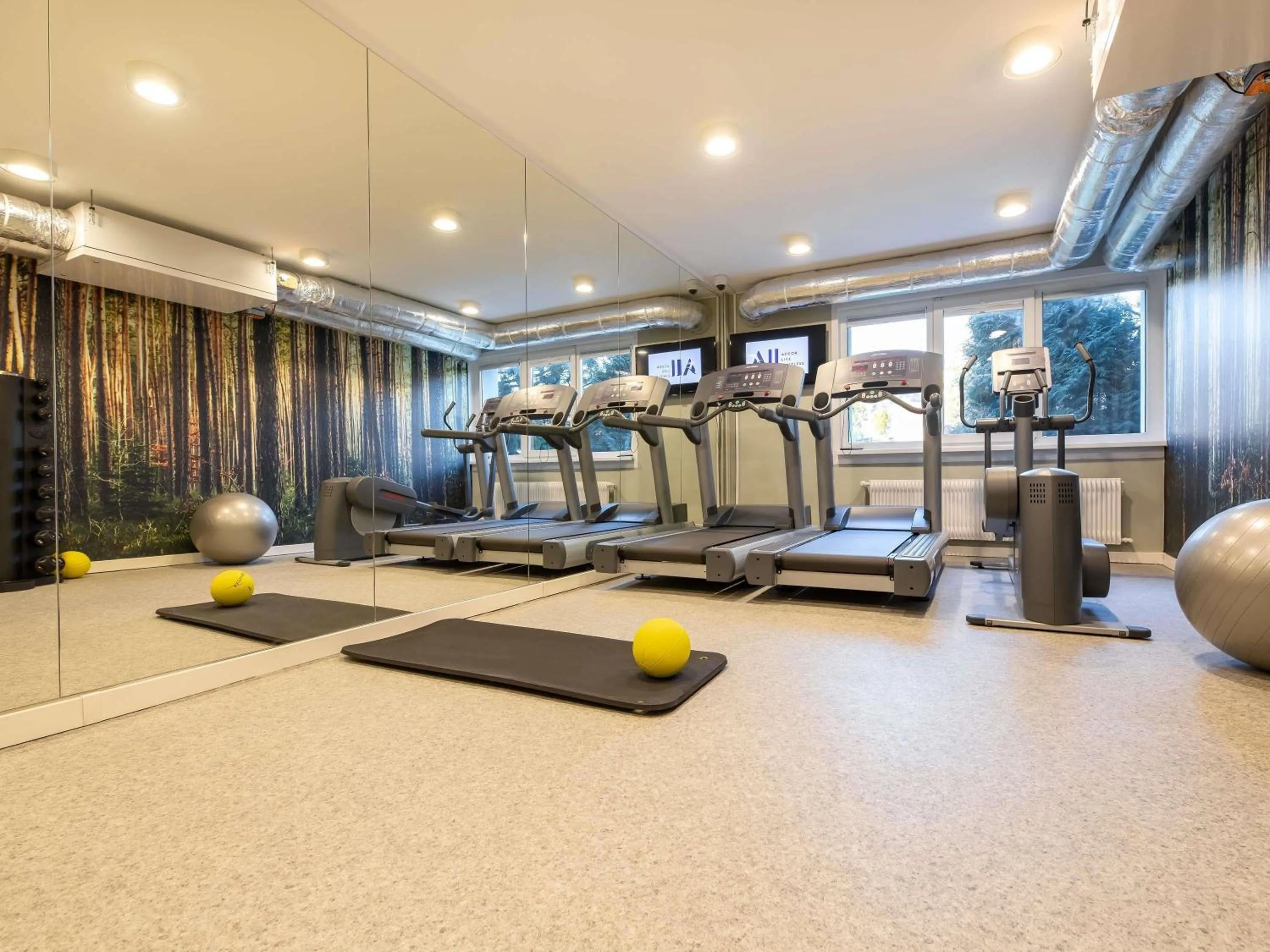 Fitness centre/facilities in Novotel Wrocław City