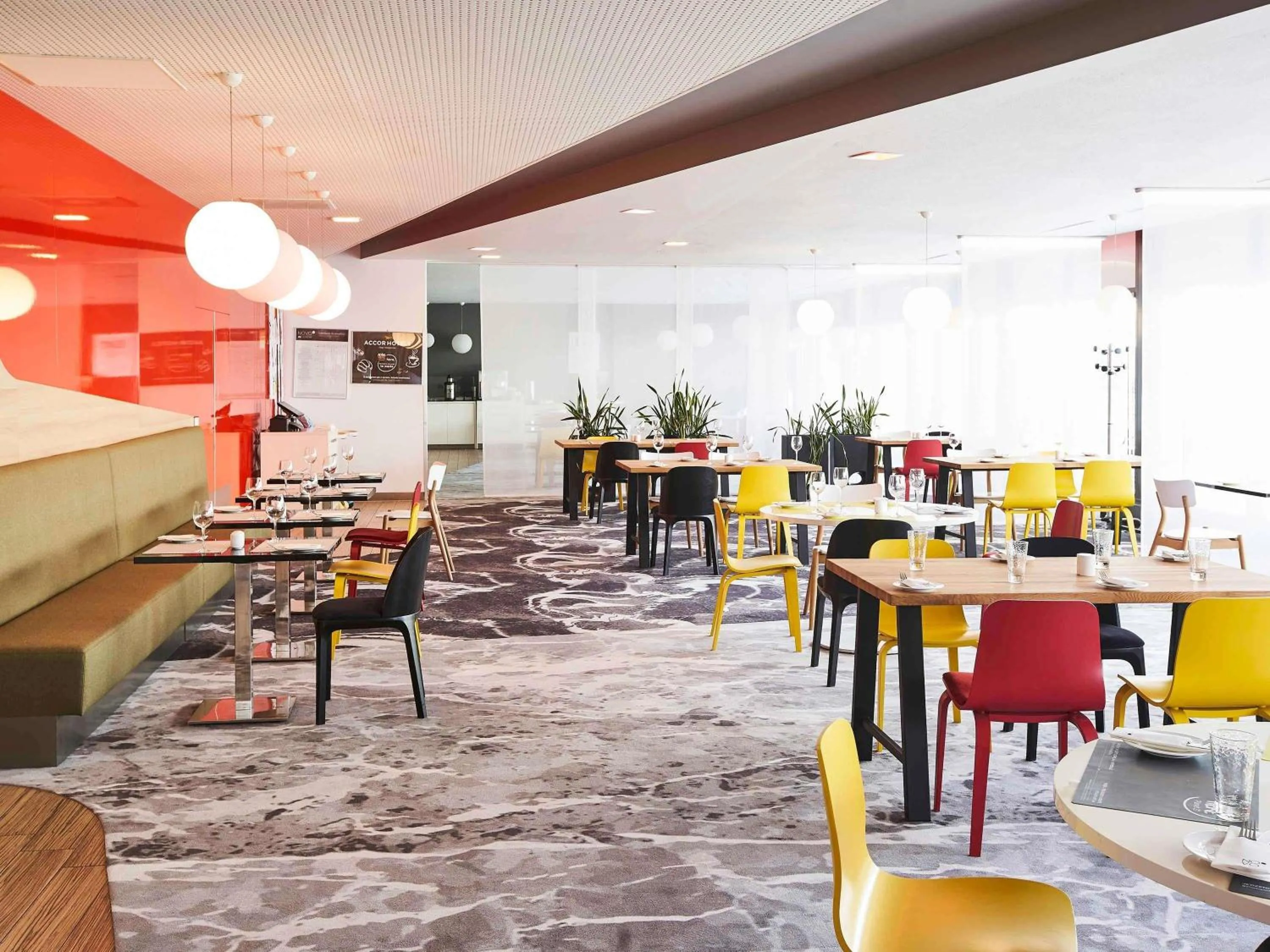 Restaurant/places to eat in Novotel Wrocław City