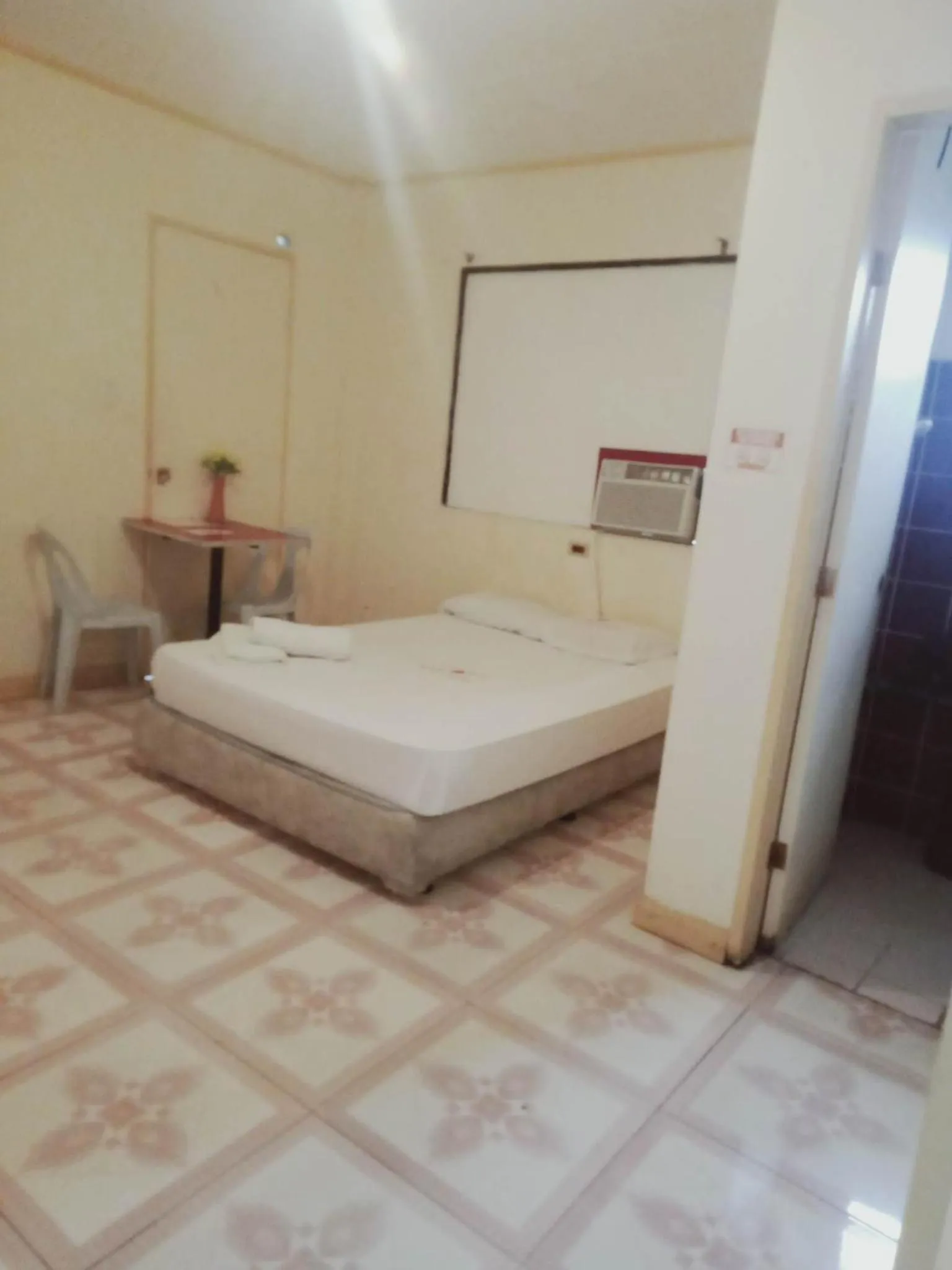 Bed in WJV INN Marigondon