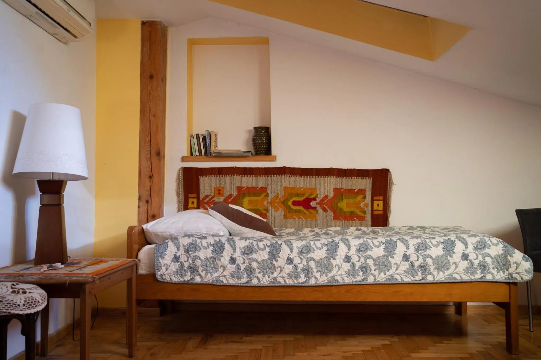 Bedroom, Bed in Kolory Guest House