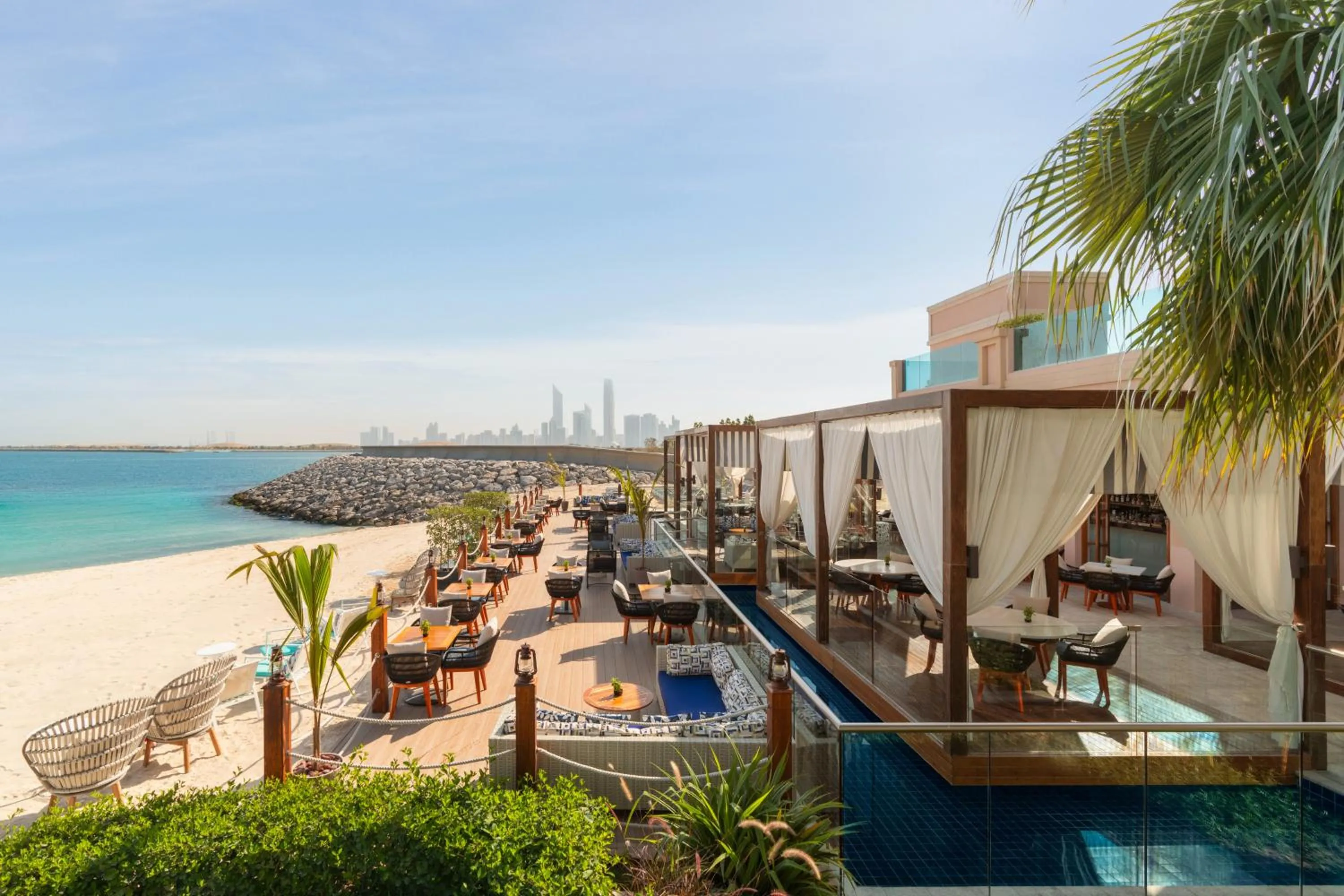 Lounge or bar in Rixos Marina Abu Dhabi