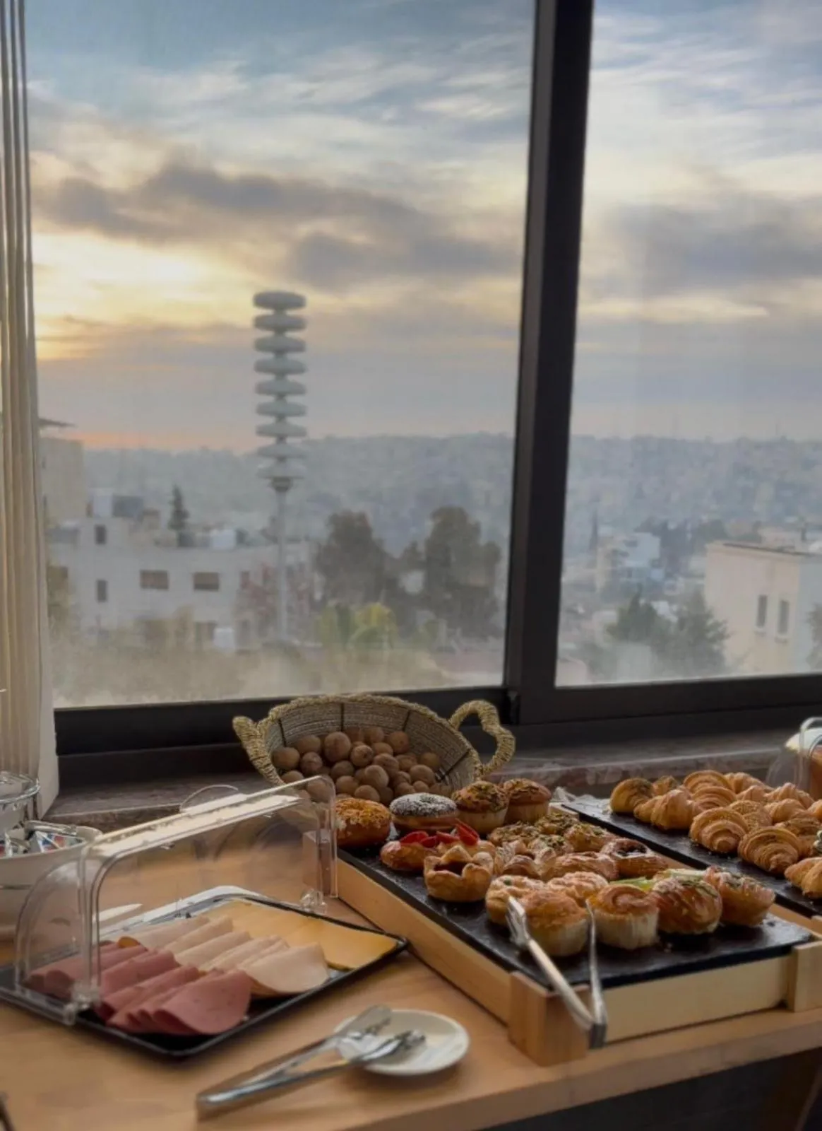 Buffet breakfast in Weibdeh Heights Hotel Suites