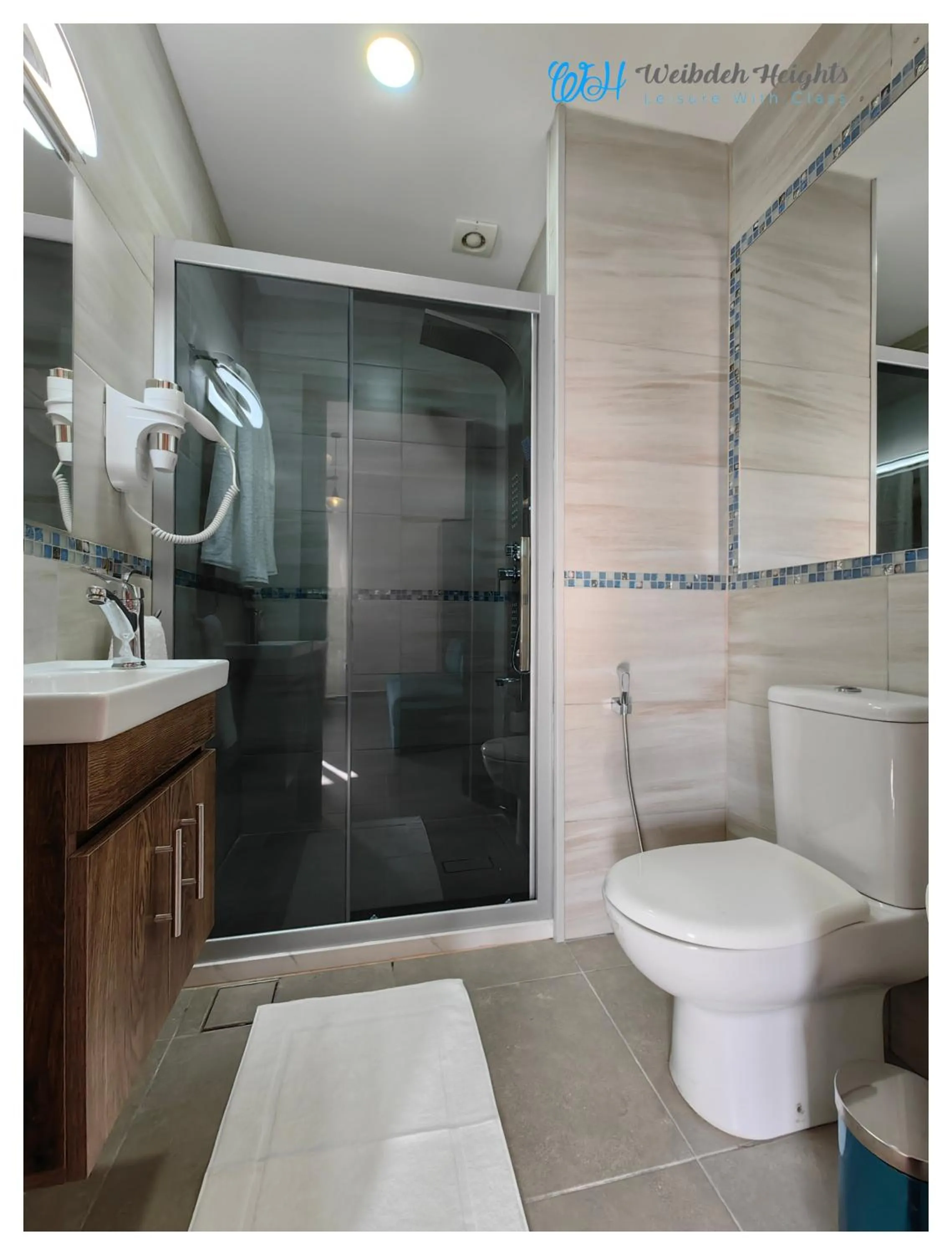 Bathroom in Weibdeh Heights Hotel Suites