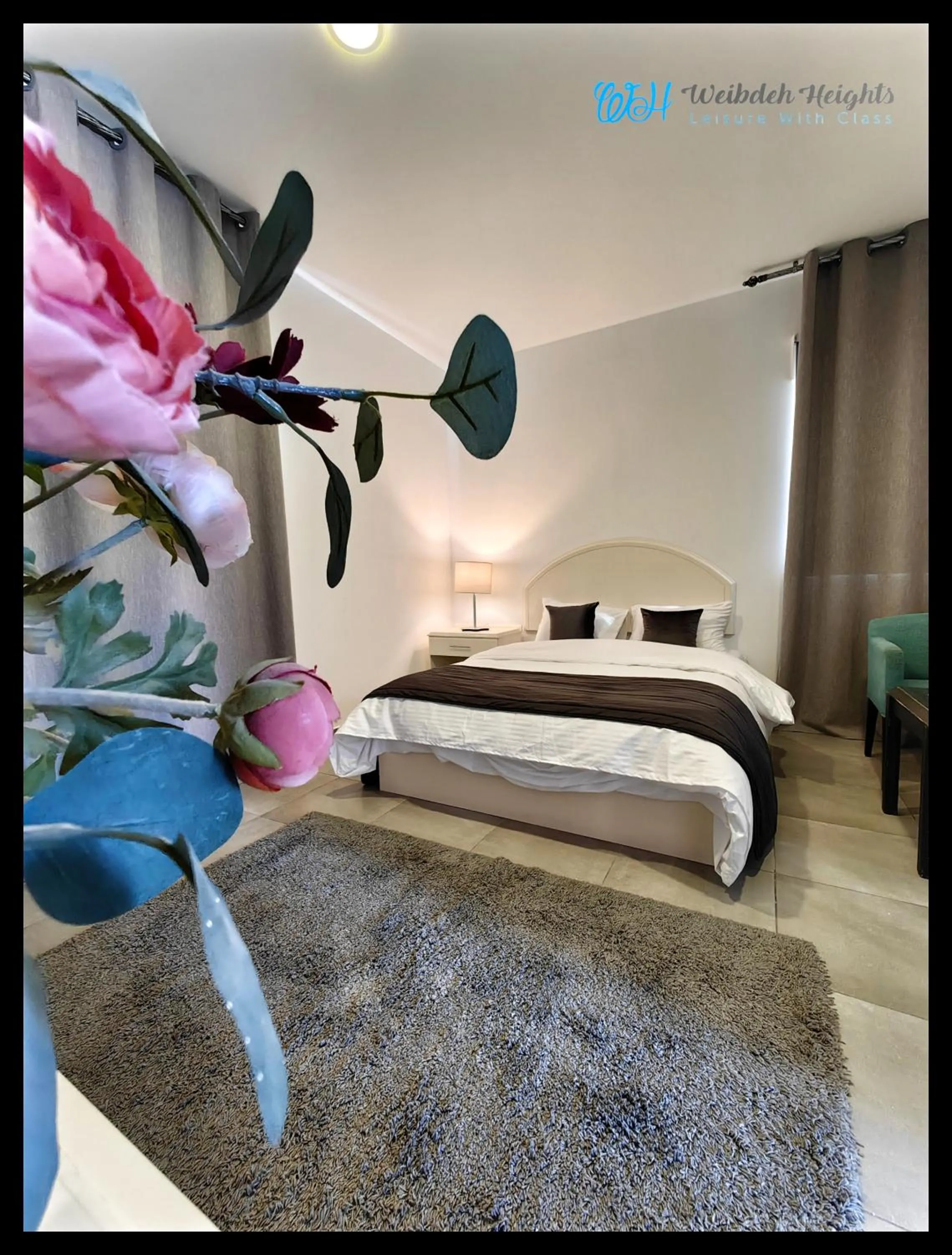 Bed in Weibdeh Heights Hotel Suites