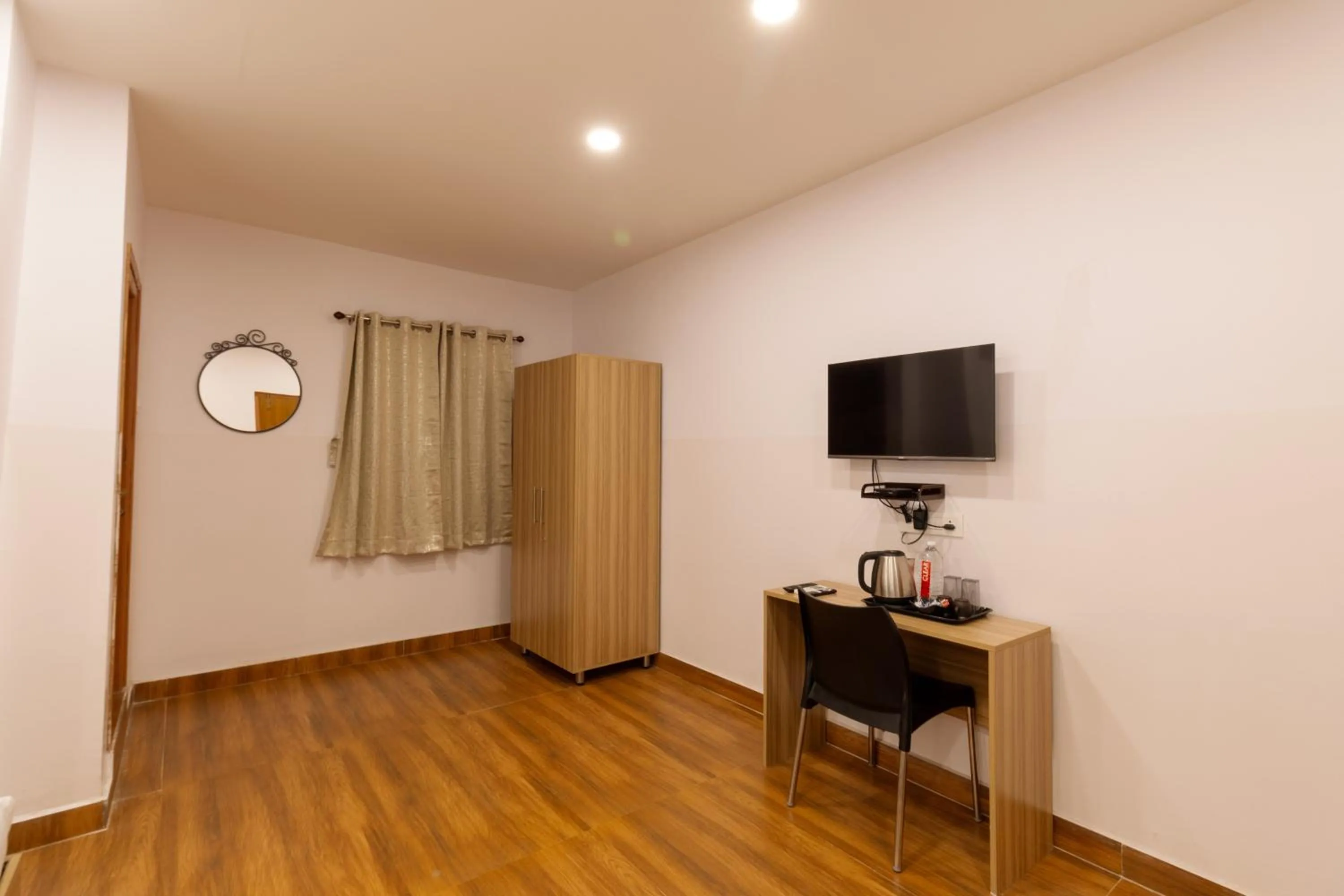 Bedroom in Treebo Seventh Heaven Kukatpally