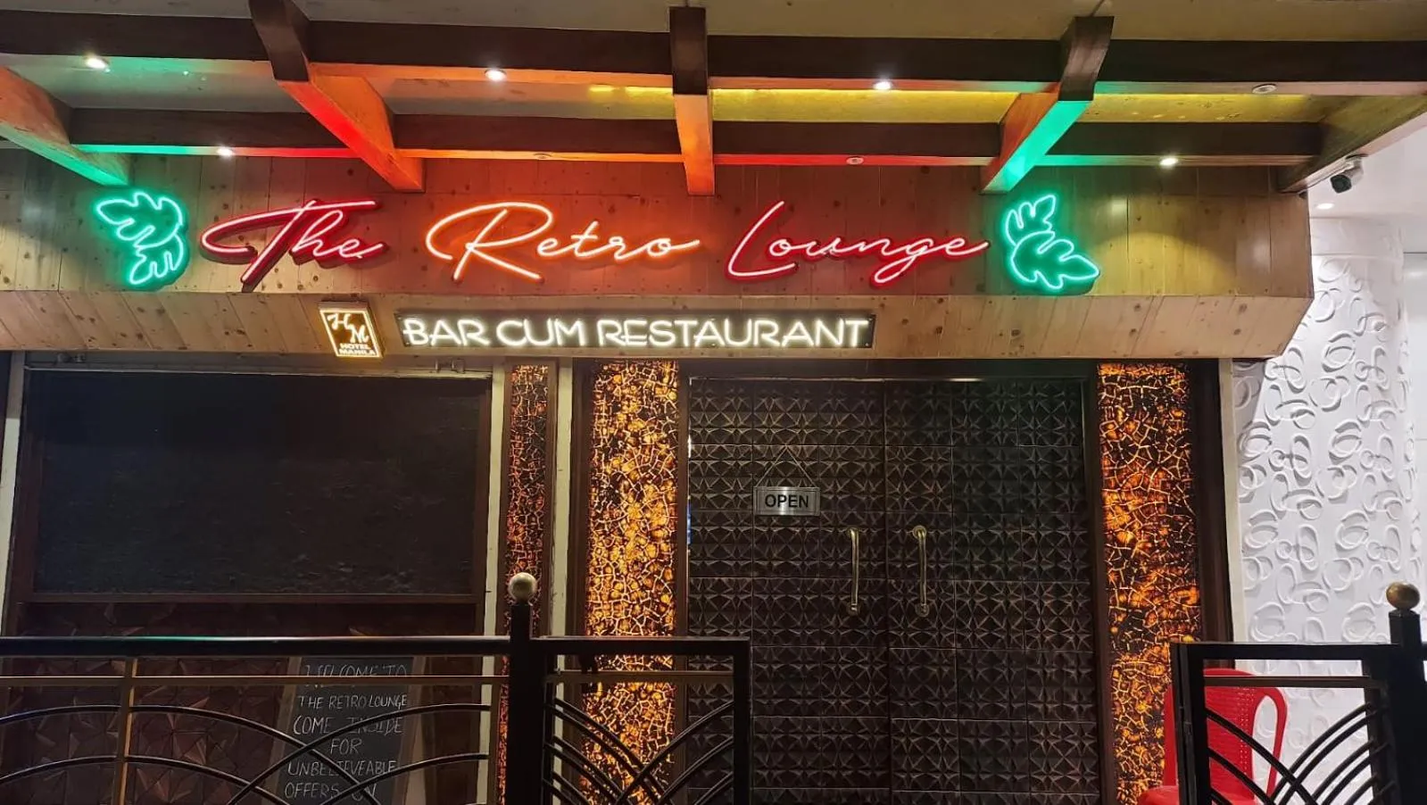Restaurant/places to eat in Hotel Manila
