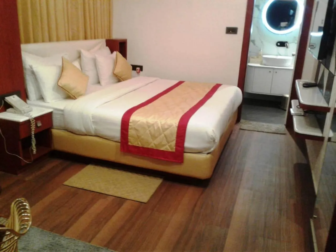 Photo of the whole room, Bed in Hotel Manila