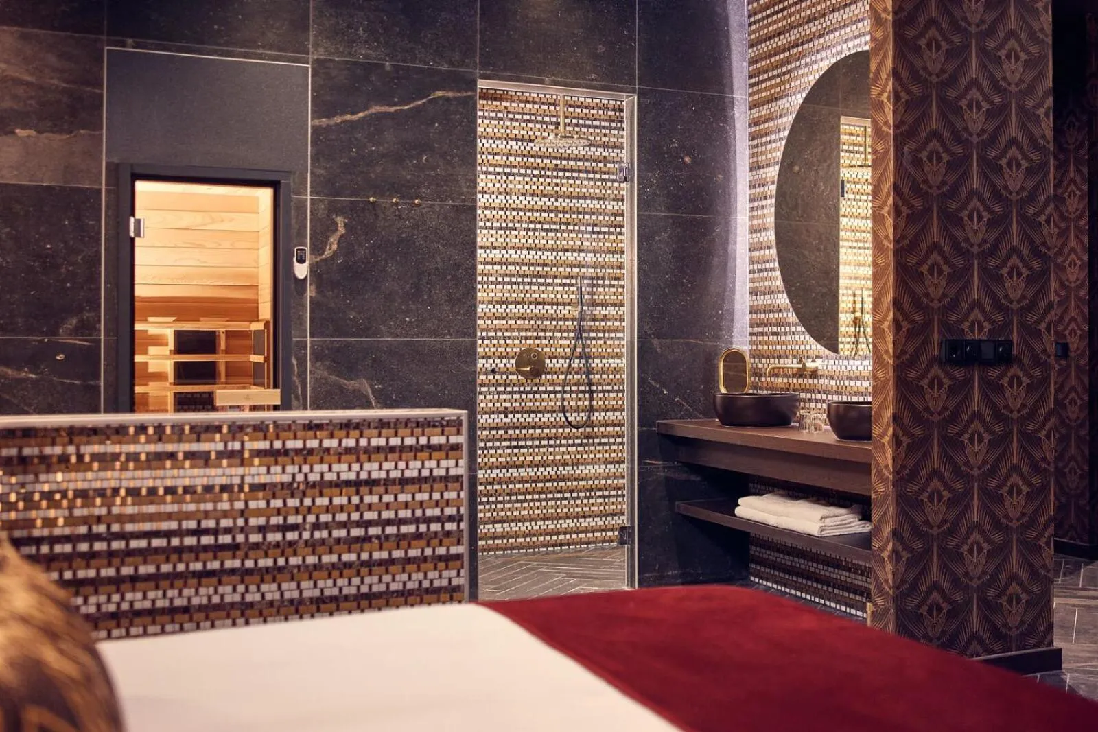 Bathroom, Bed in Van der Valk Hotel Gorinchem