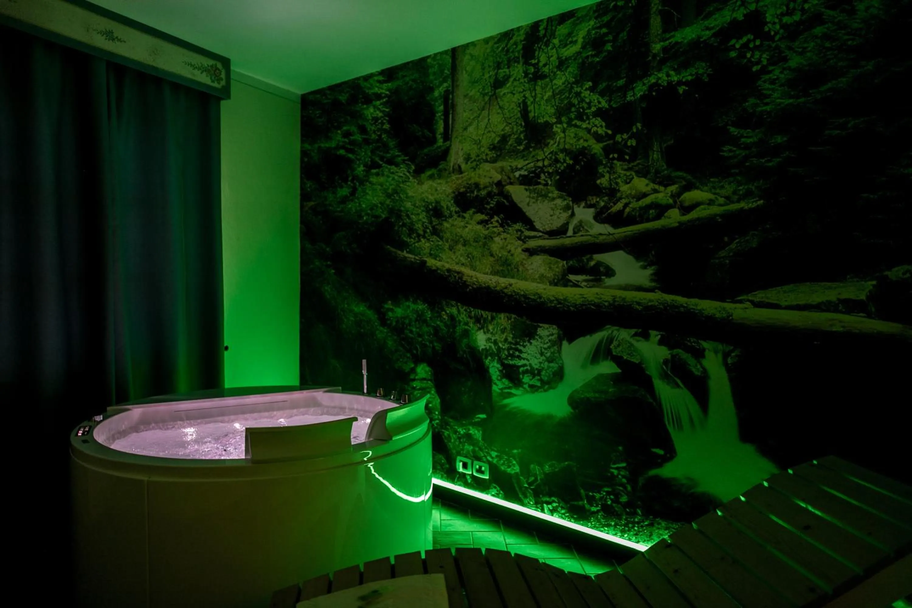 Hot Tub in Borgo I Tre Baroni - Spa Suites & Resort