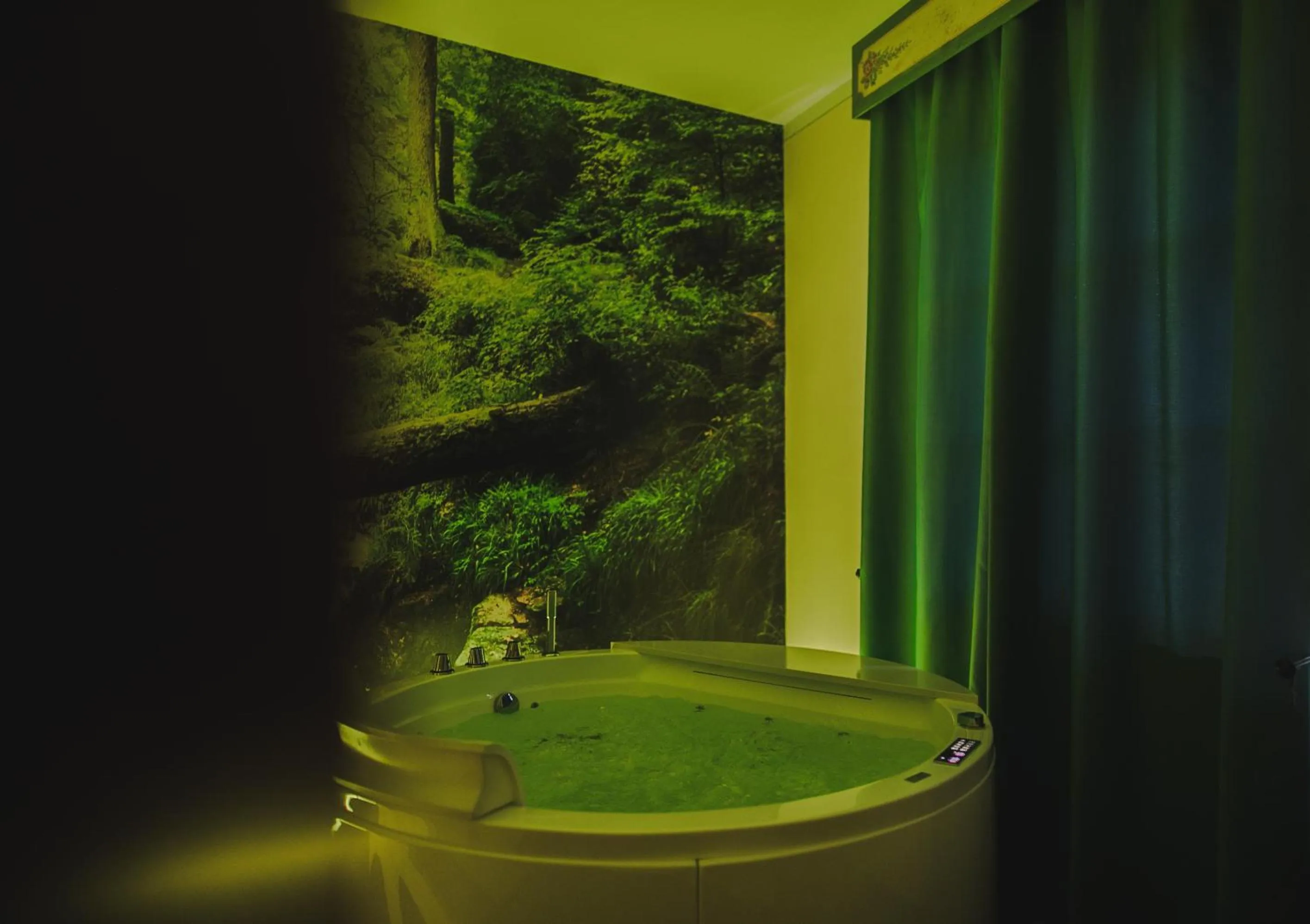 Hot Tub in Borgo I Tre Baroni - Spa Suites & Resort