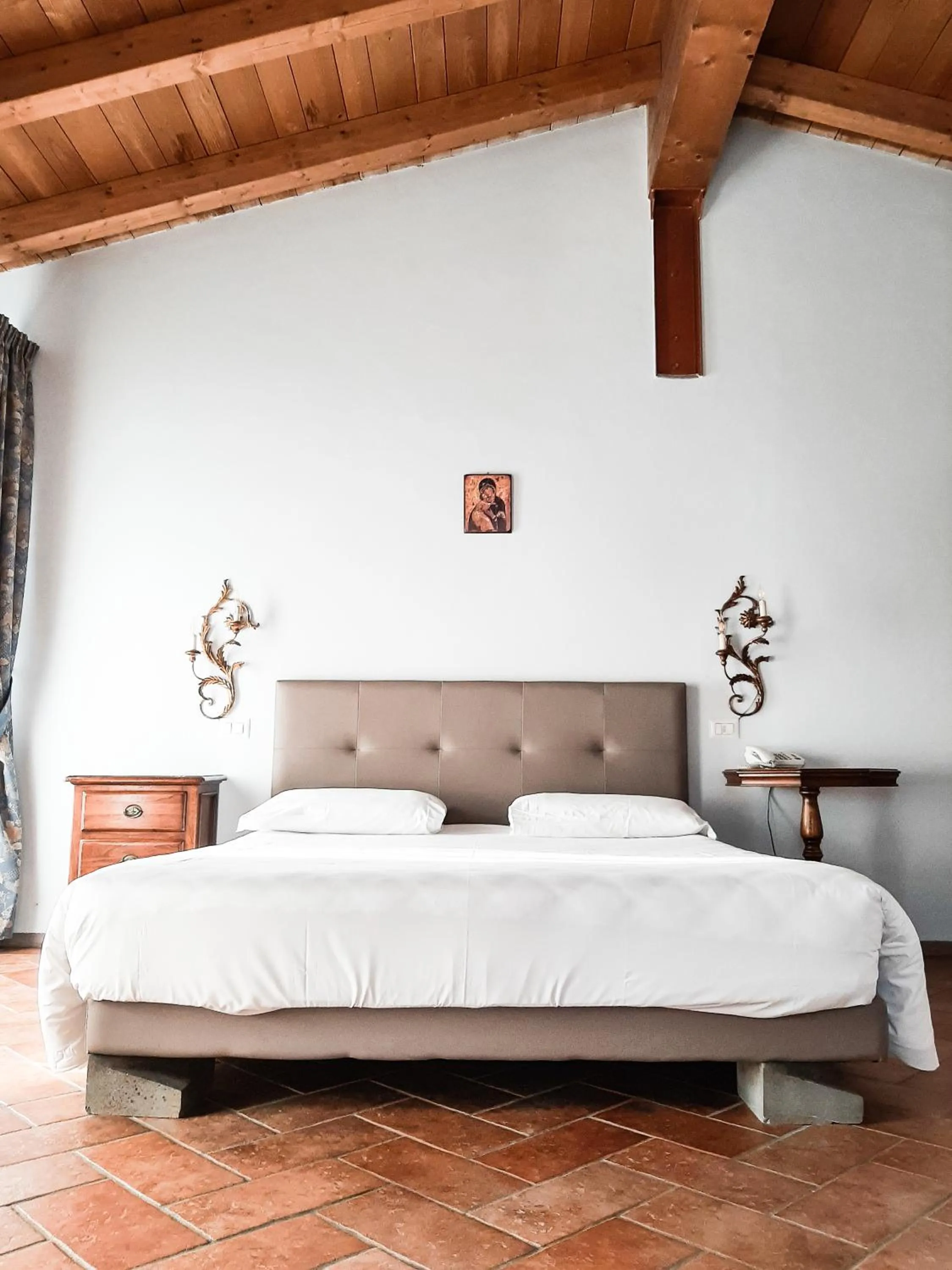 View (from property/room), Bed in Borgo I Tre Baroni - Spa Suites & Resort