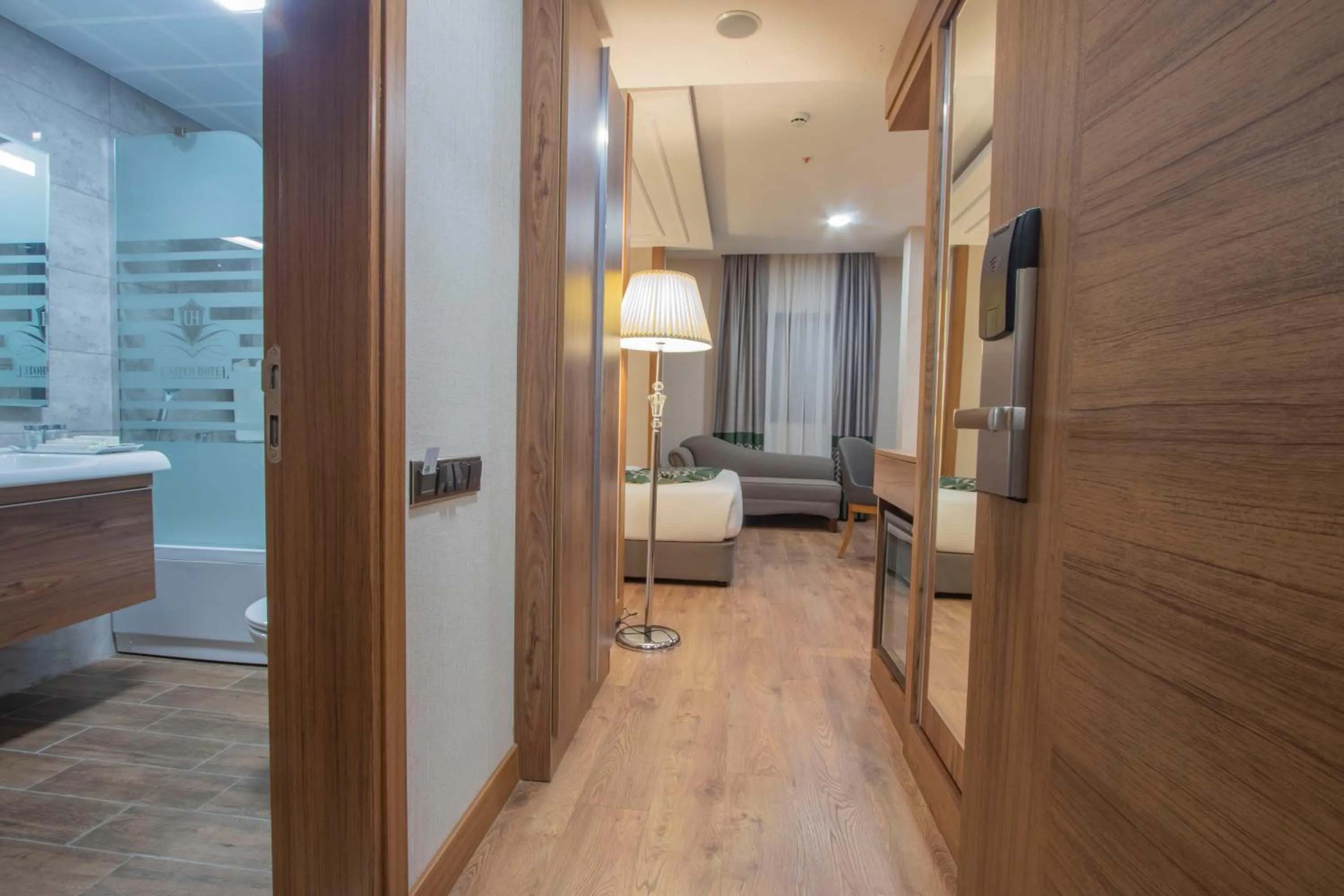 Photo of the whole room in UNITED HOTEL INTERNATIONAL