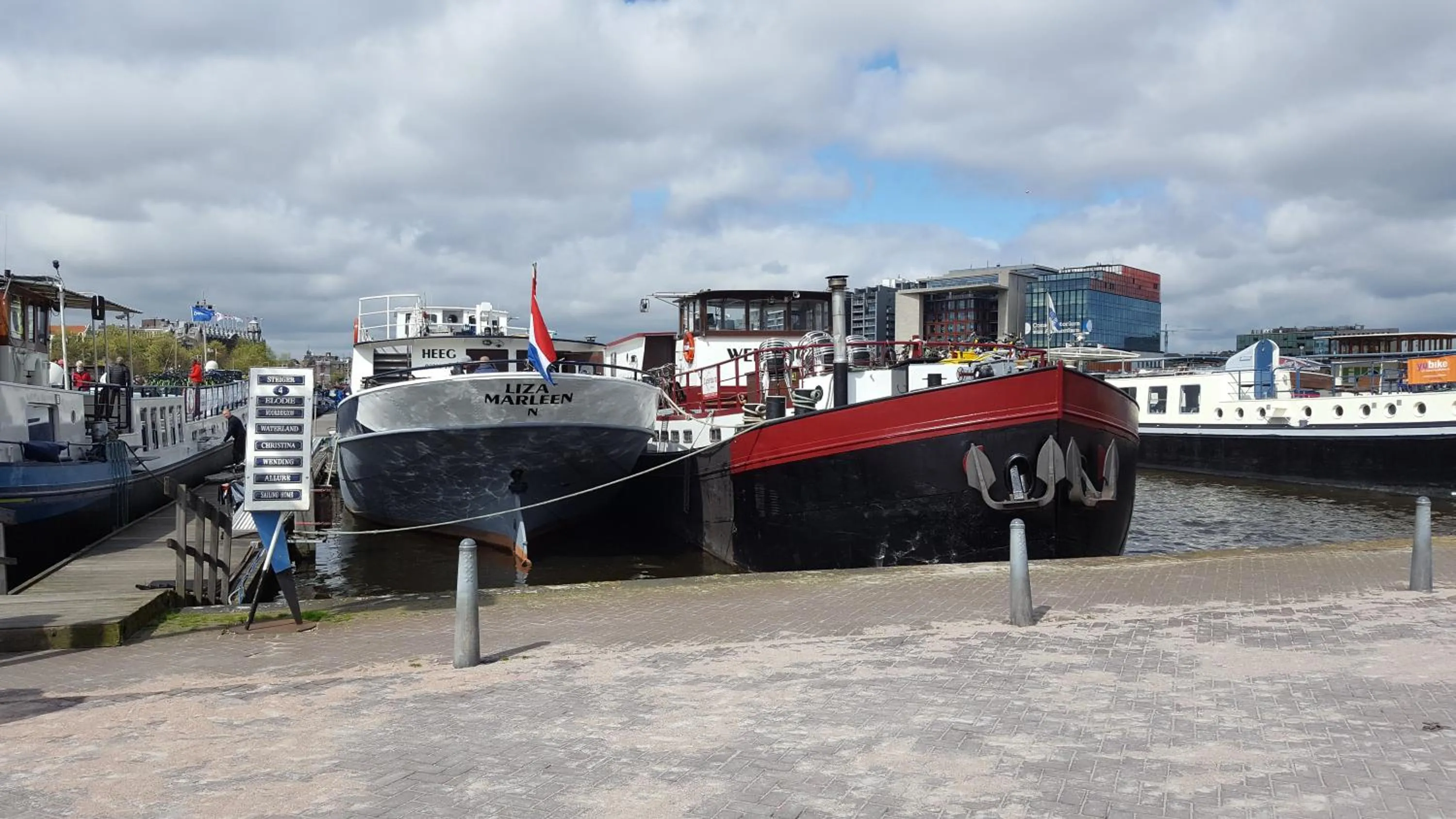 Property building in Botel Liza Marleen