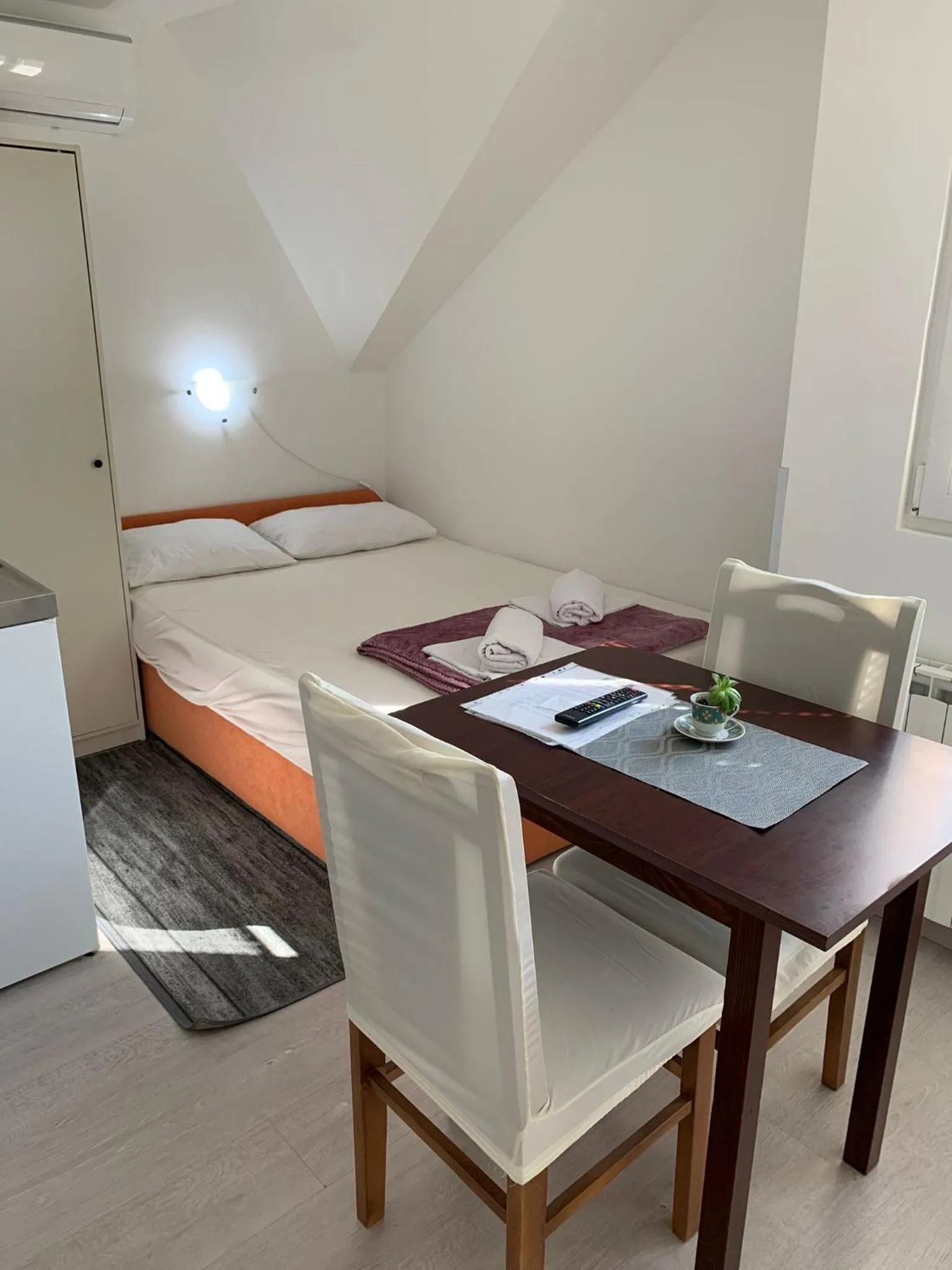 Bed in Apartmani i sobe Đurđan