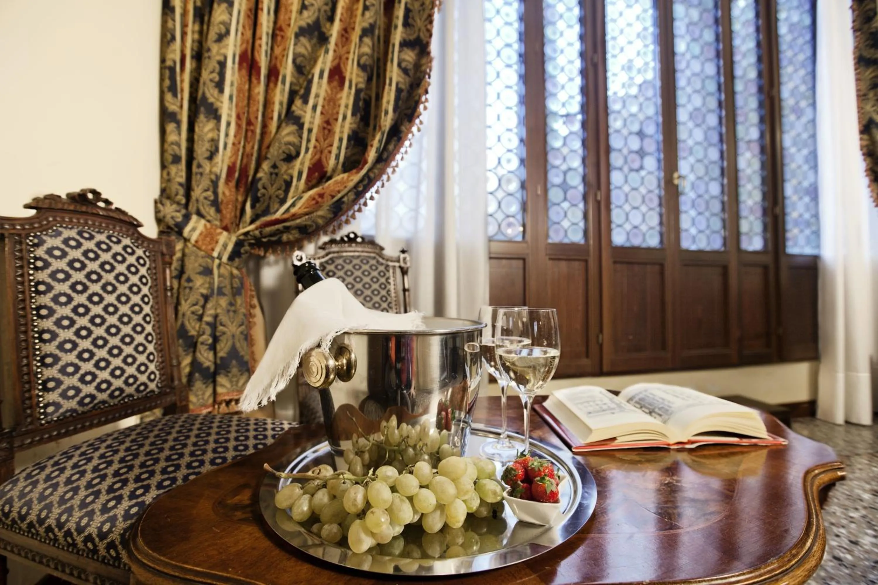 Communal lounge/ TV room in Ca' Bragadin e Carabba