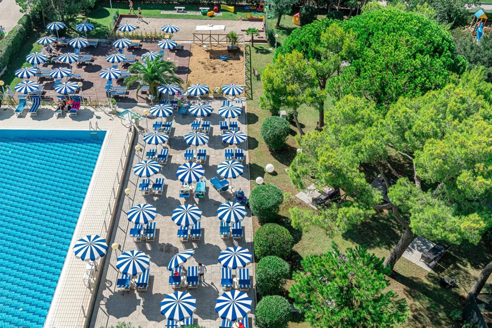 Garden view in Hotel Palace