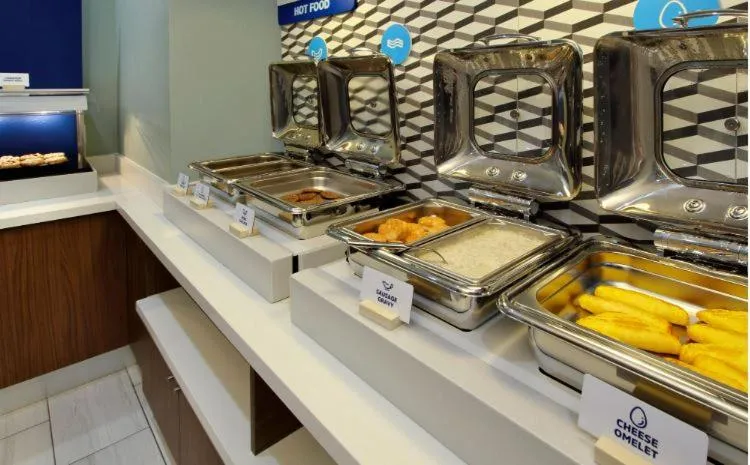 Breakfast in Holiday Inn Express & Suites Hawaiian Gardens by IHG