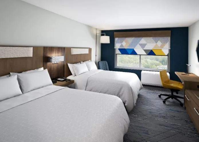 Bed in Holiday Inn Express & Suites Hawaiian Gardens by IHG