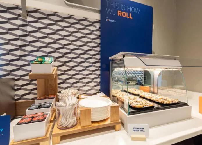 Breakfast in Holiday Inn Express & Suites Hawaiian Gardens by IHG