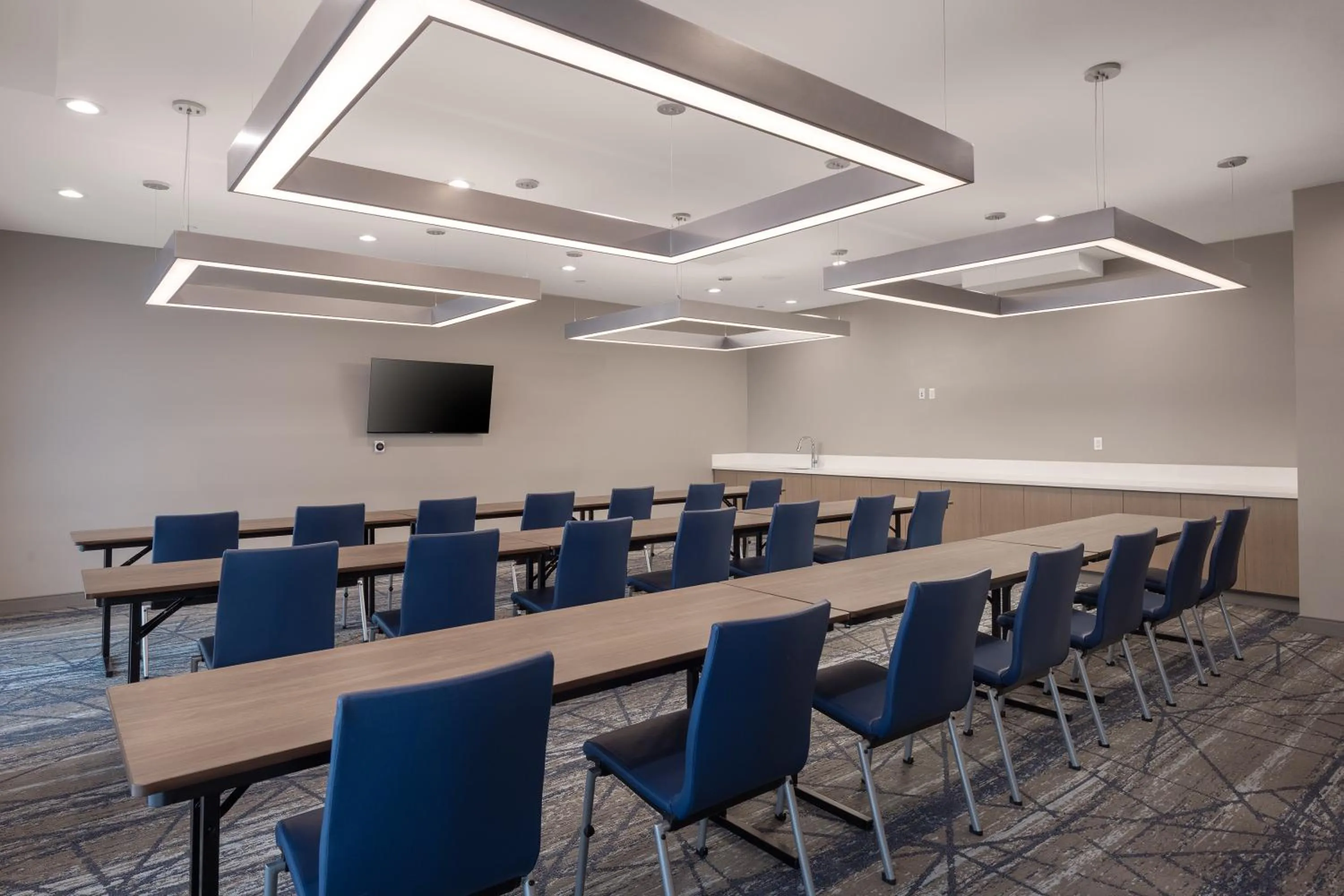 Meeting/conference room in Holiday Inn Express & Suites Hawaiian Gardens by IHG