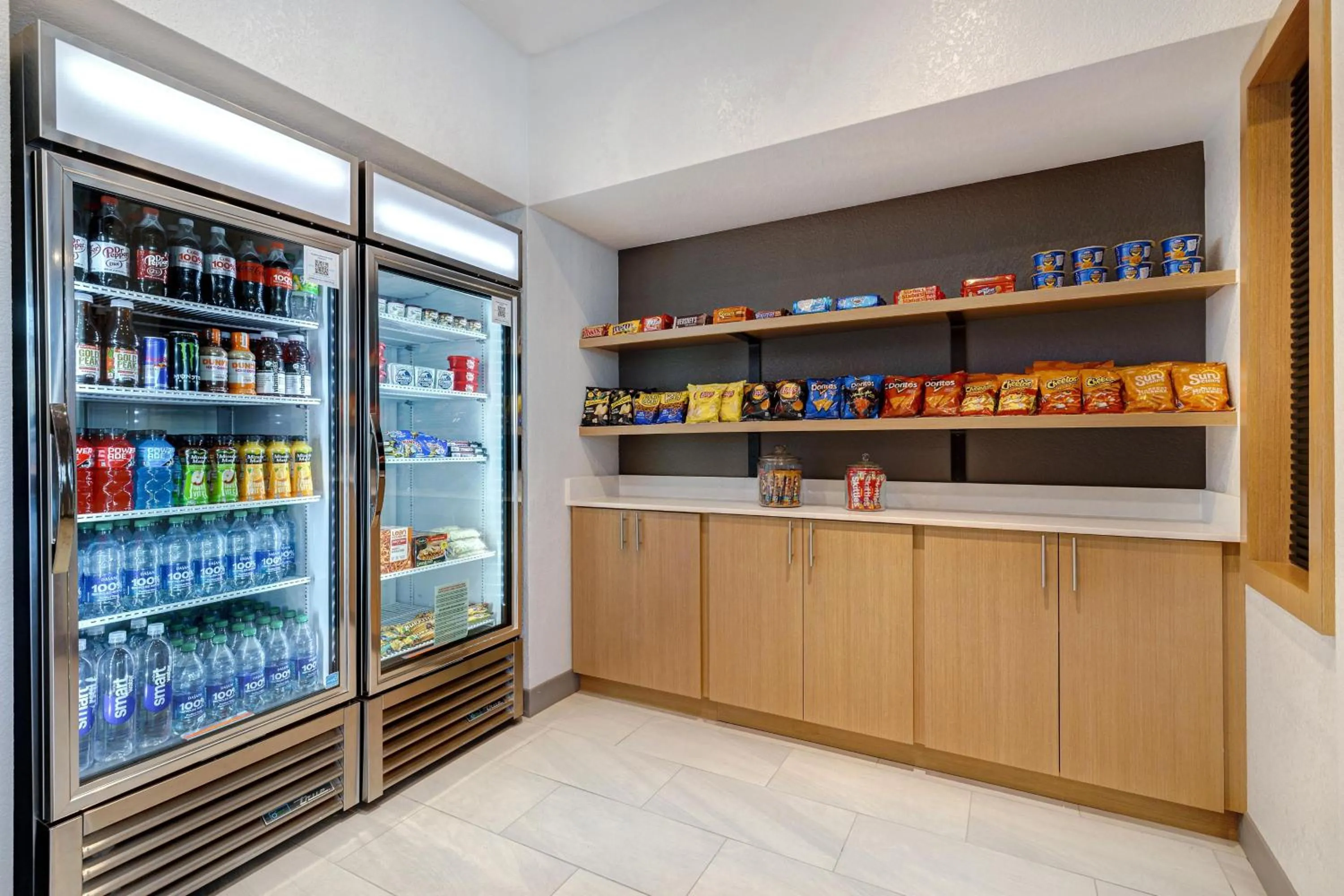 Restaurant/places to eat in Holiday Inn Express & Suites Ontario - Chino Hills by IHG