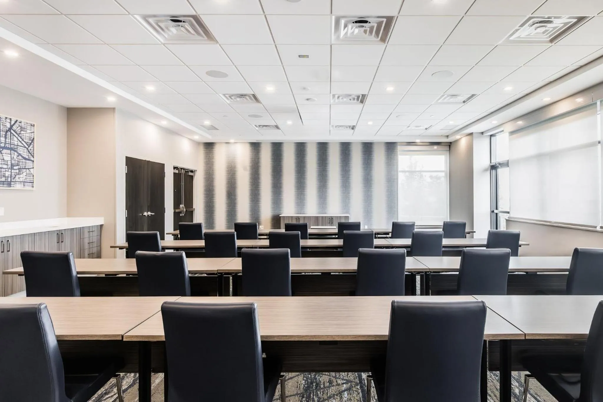 Meeting/conference room in Holiday Inn Express & Suites Toronto Airport South by IHG