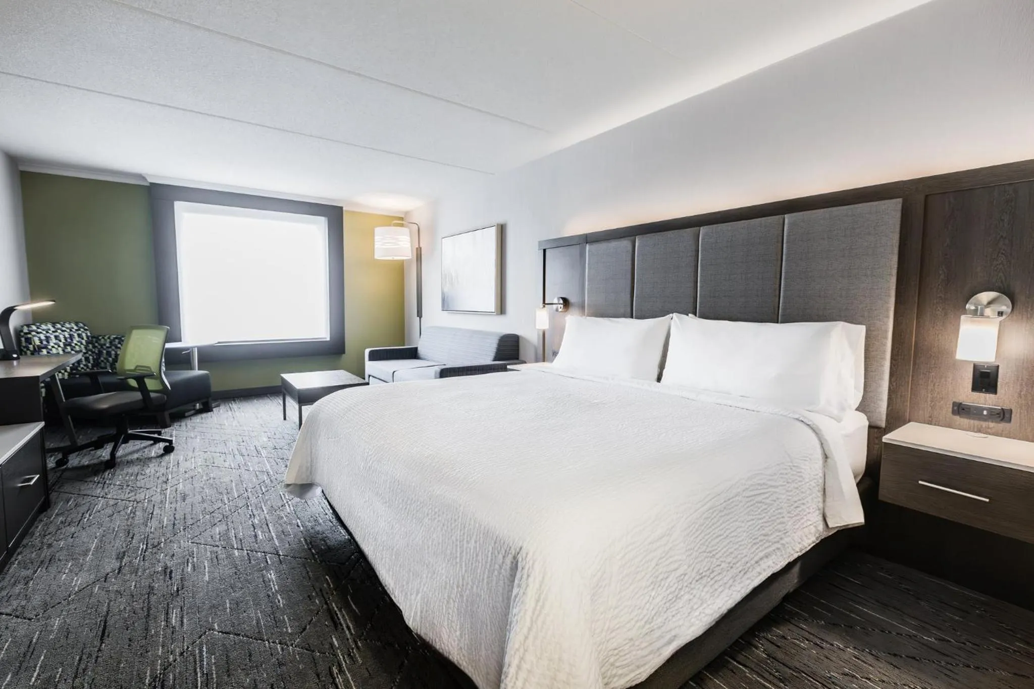 Photo of the whole room, Bed in Holiday Inn Express & Suites Toronto Airport South by IHG