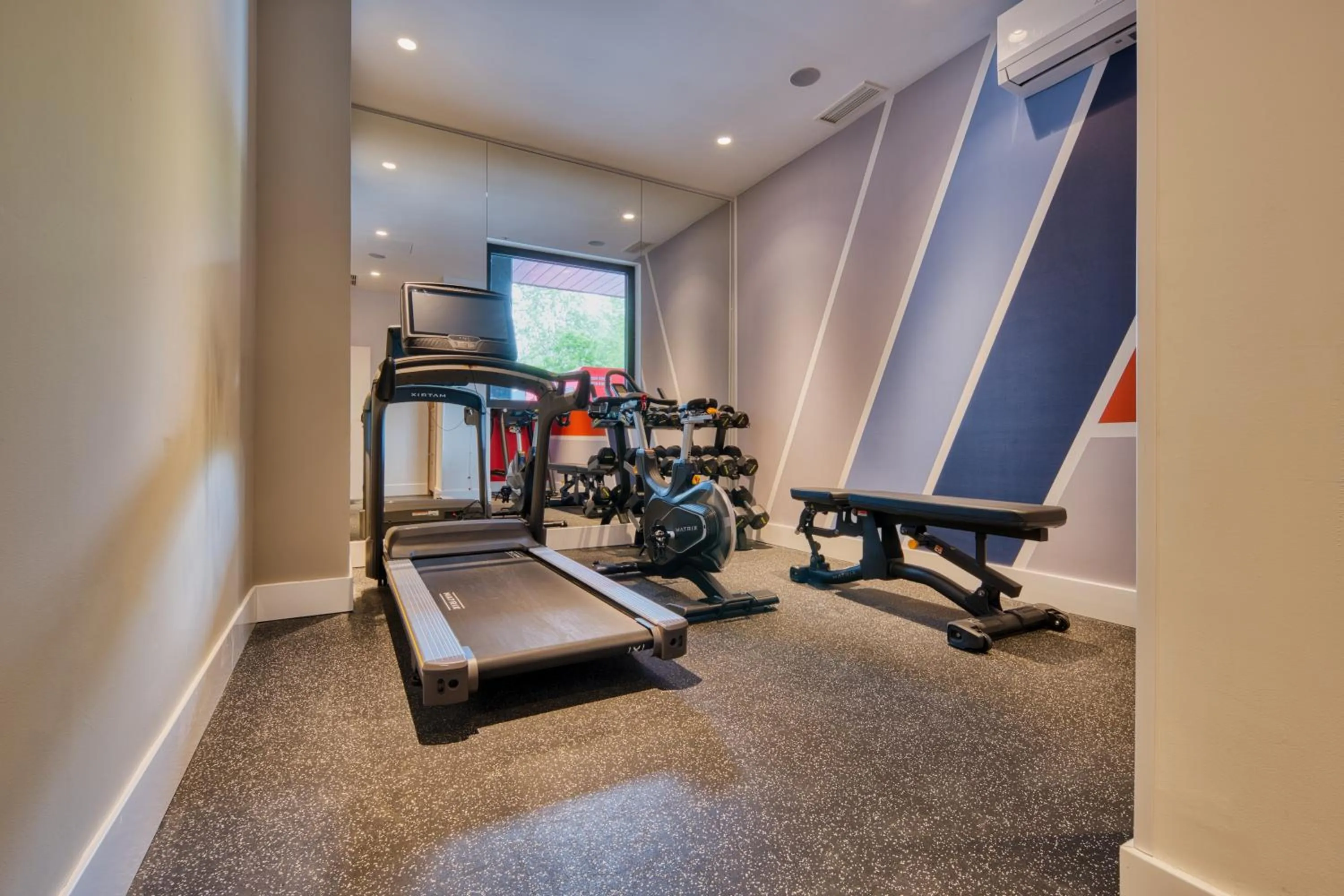 Entertainment in Holiday Inn Express - Madrid - Airport by IHG