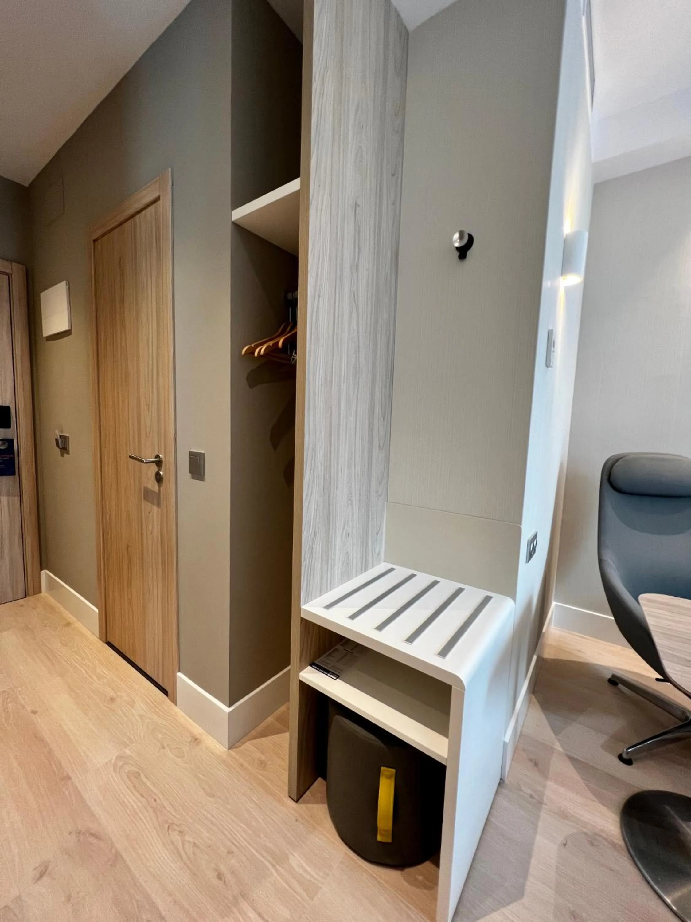 Seating area in Holiday Inn Express - Madrid - Airport by IHG