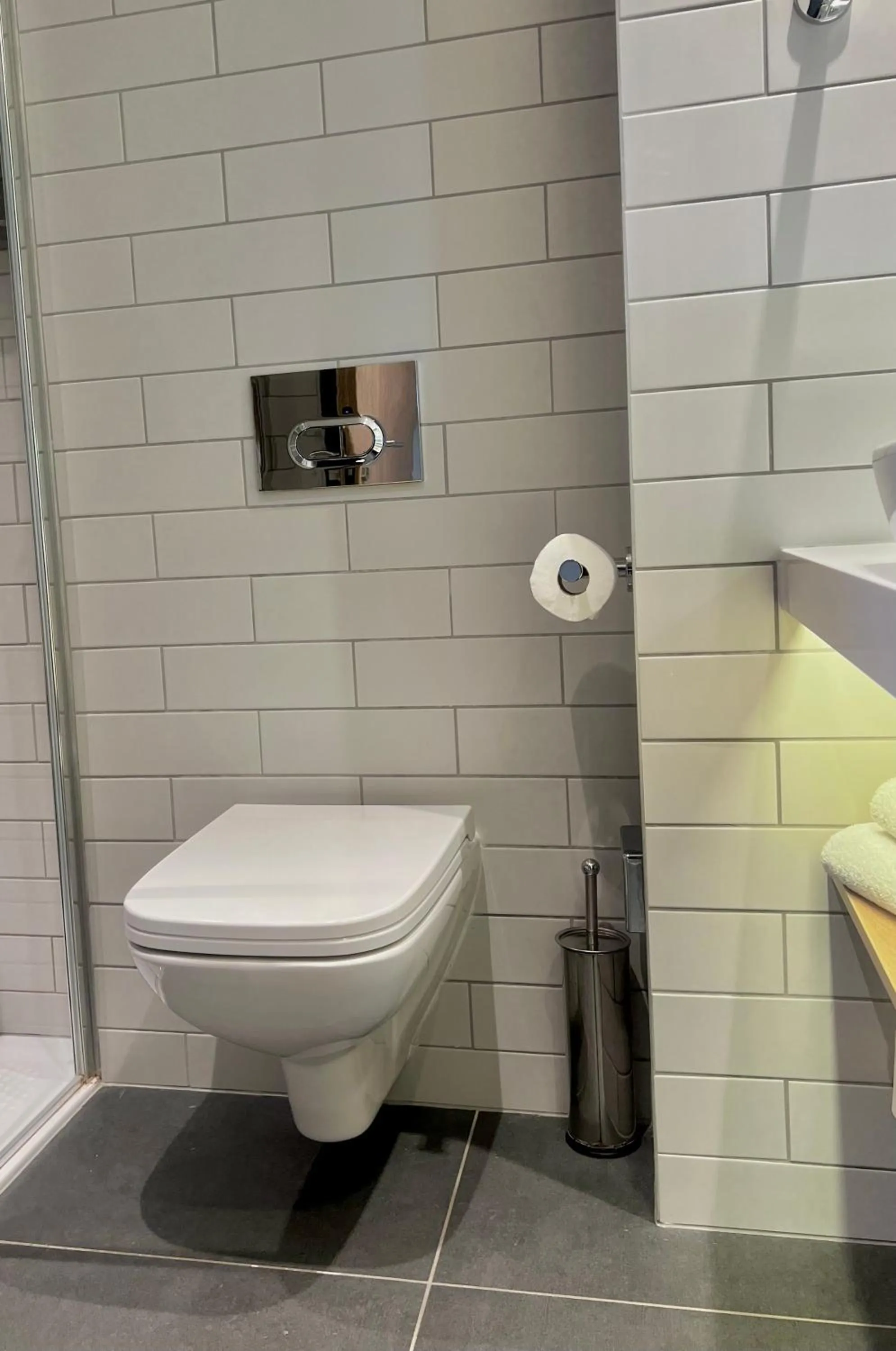 Toilet in Holiday Inn Express - Marne-la-Vallée Val d'Europe by IHG