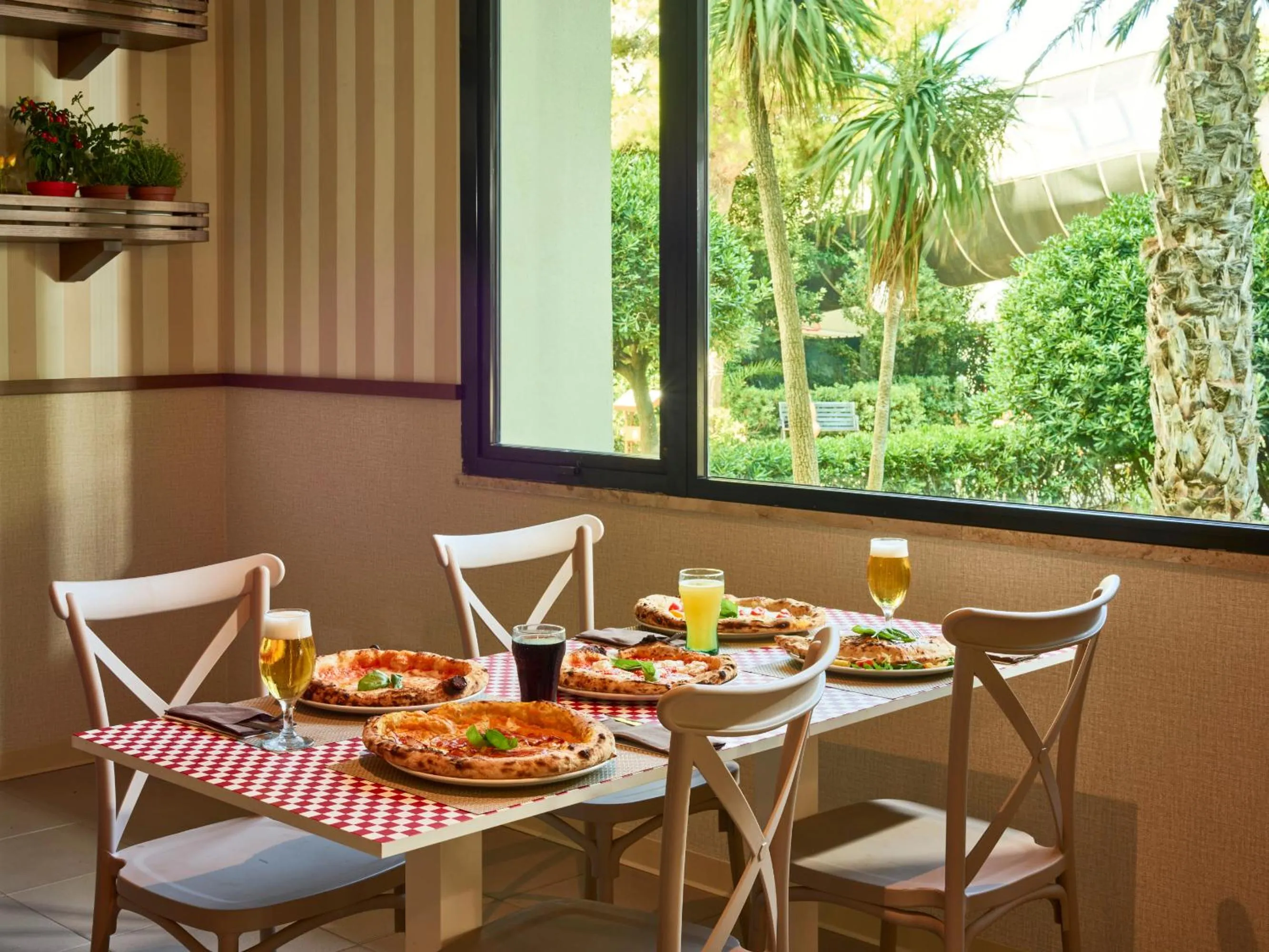 Food and drinks in Serena Majestic Hotel