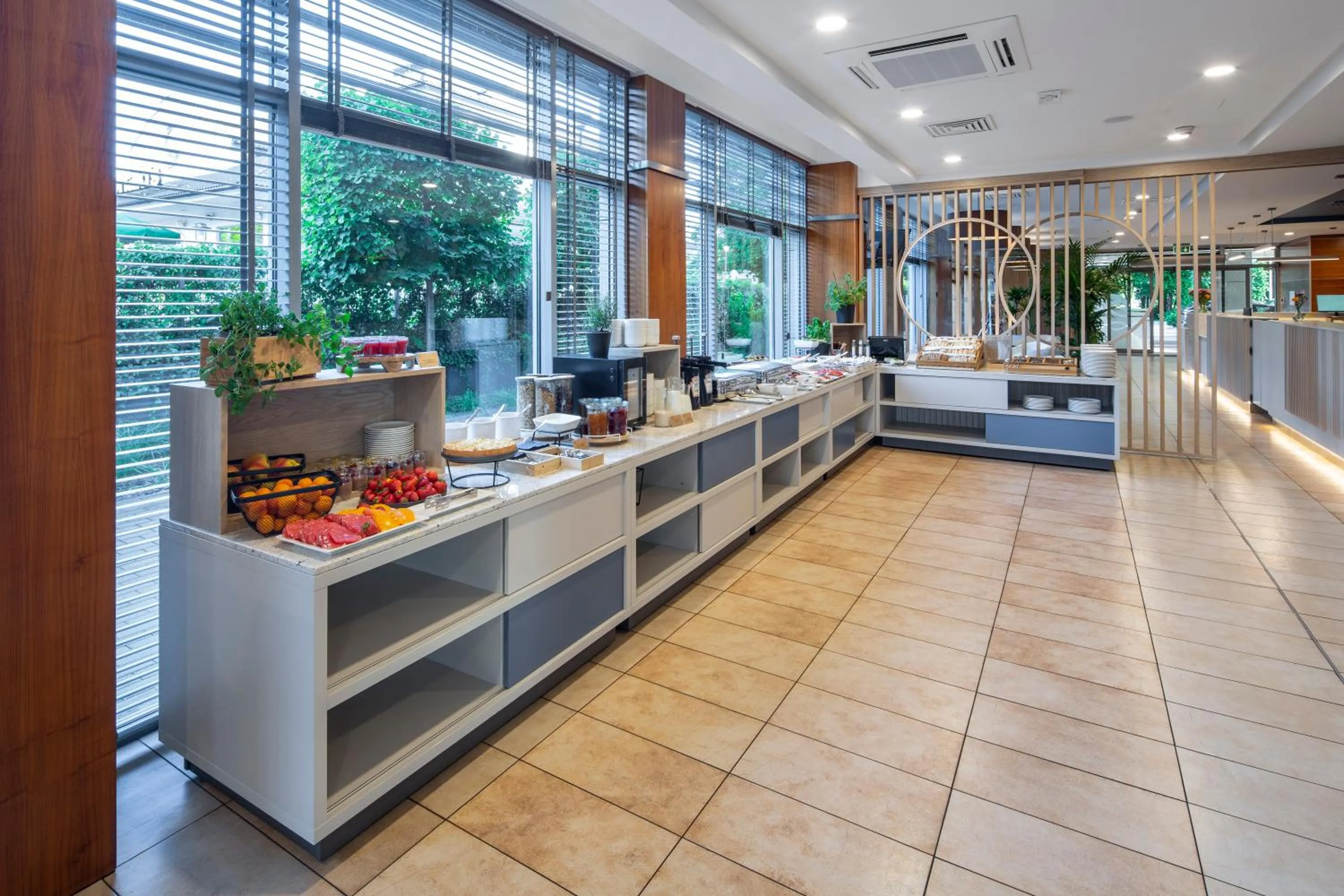 Buffet breakfast in Hotel Oliwski