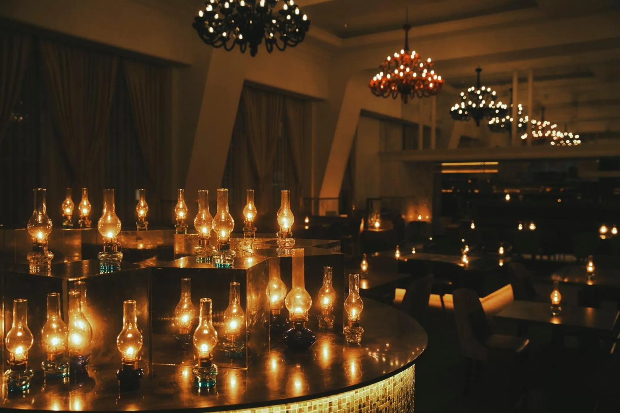 Lounge or bar in OMO5 Otaru by Hoshino Resorts